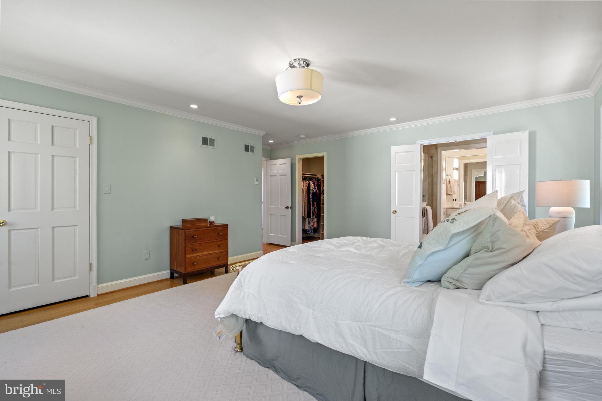 CHEVY CHASE - Residential