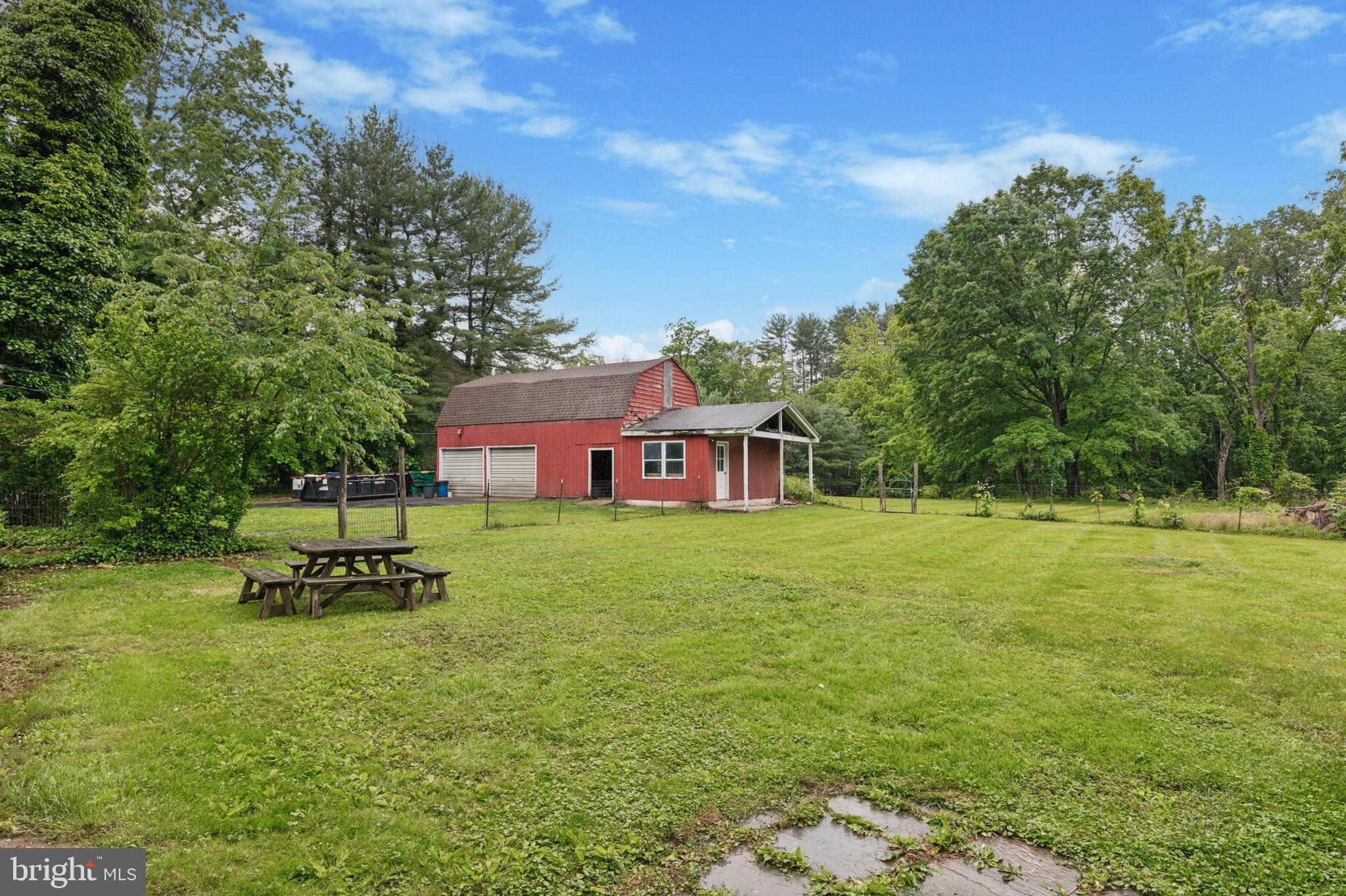 82 WARTMAN ROAD