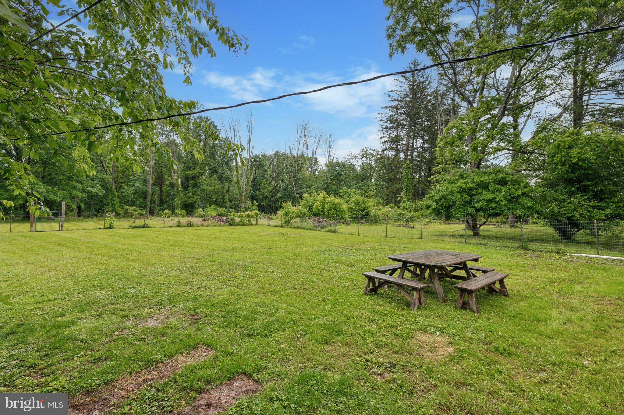 82 WARTMAN ROAD
