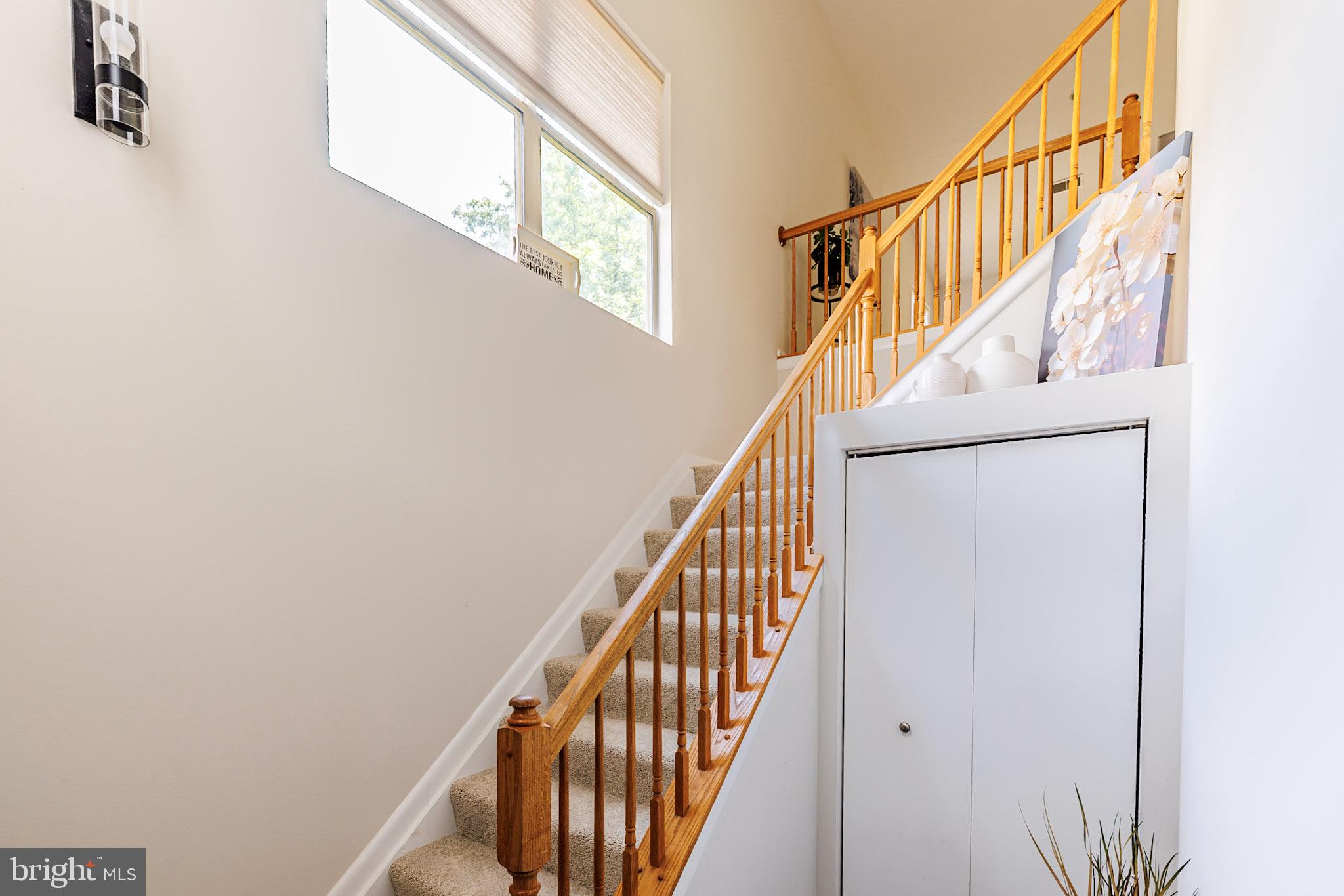 30 SANDSTONE COURT I