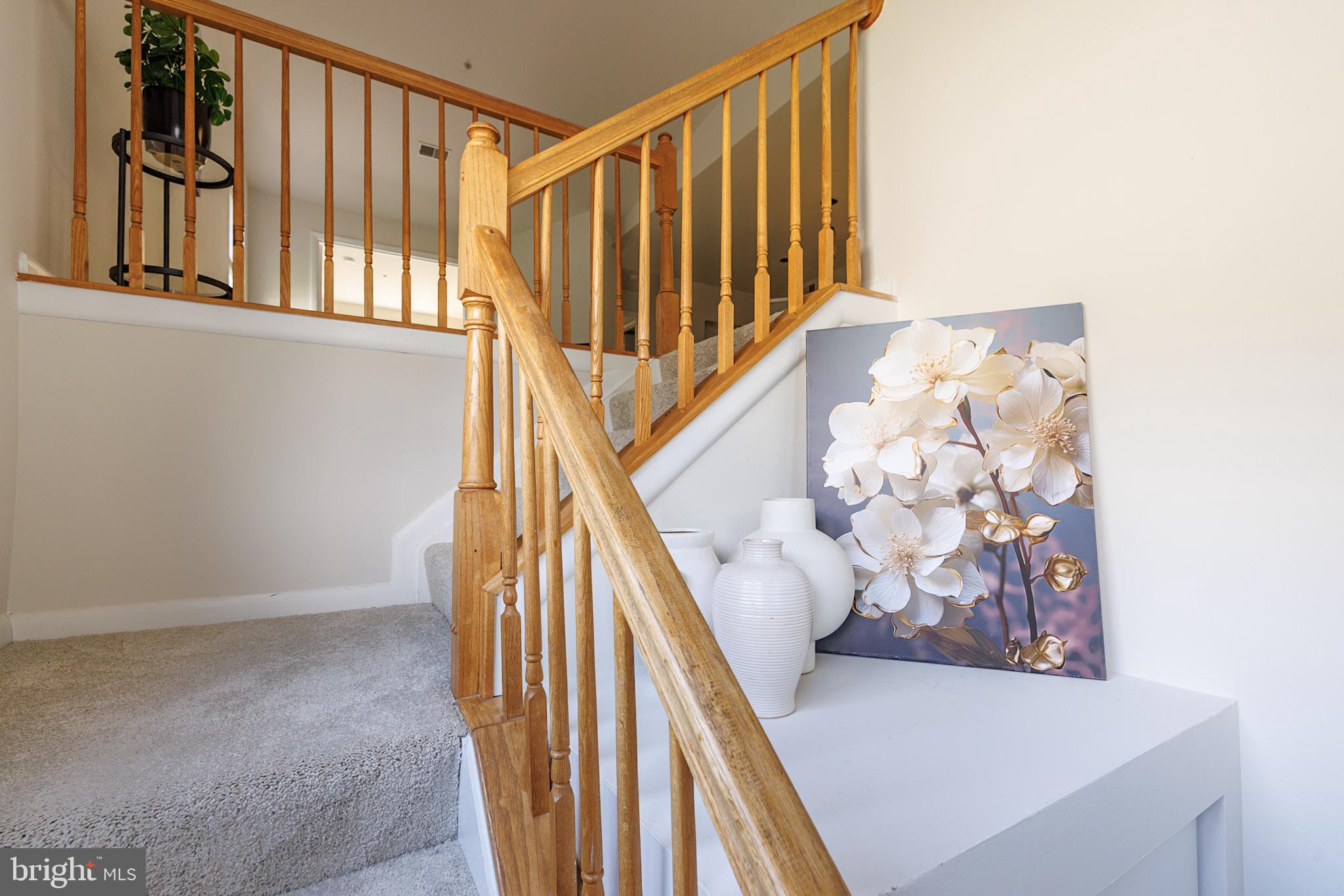 30 SANDSTONE COURT I