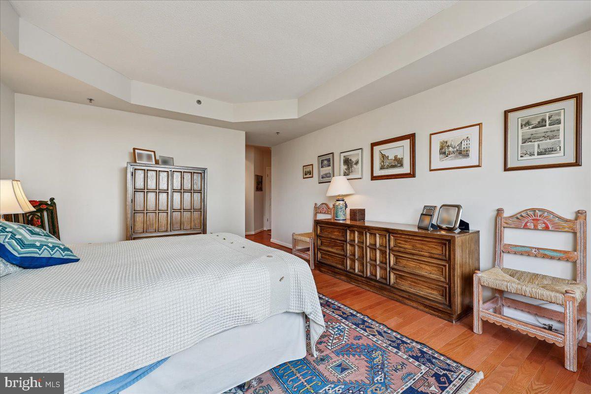 SOMERSET HOUSE - Residential