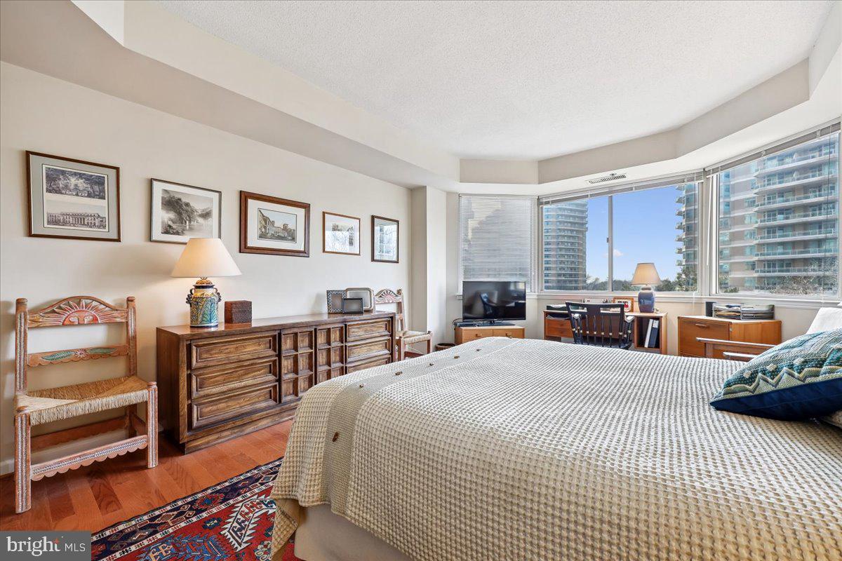 SOMERSET HOUSE - Residential