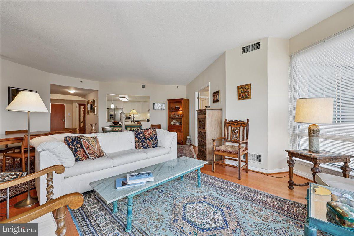 SOMERSET HOUSE - Residential