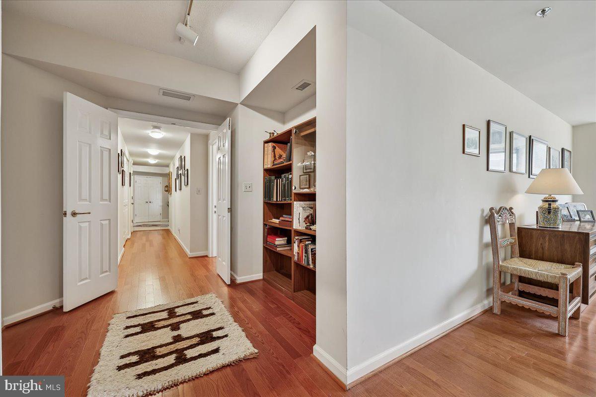 SOMERSET HOUSE - Residential