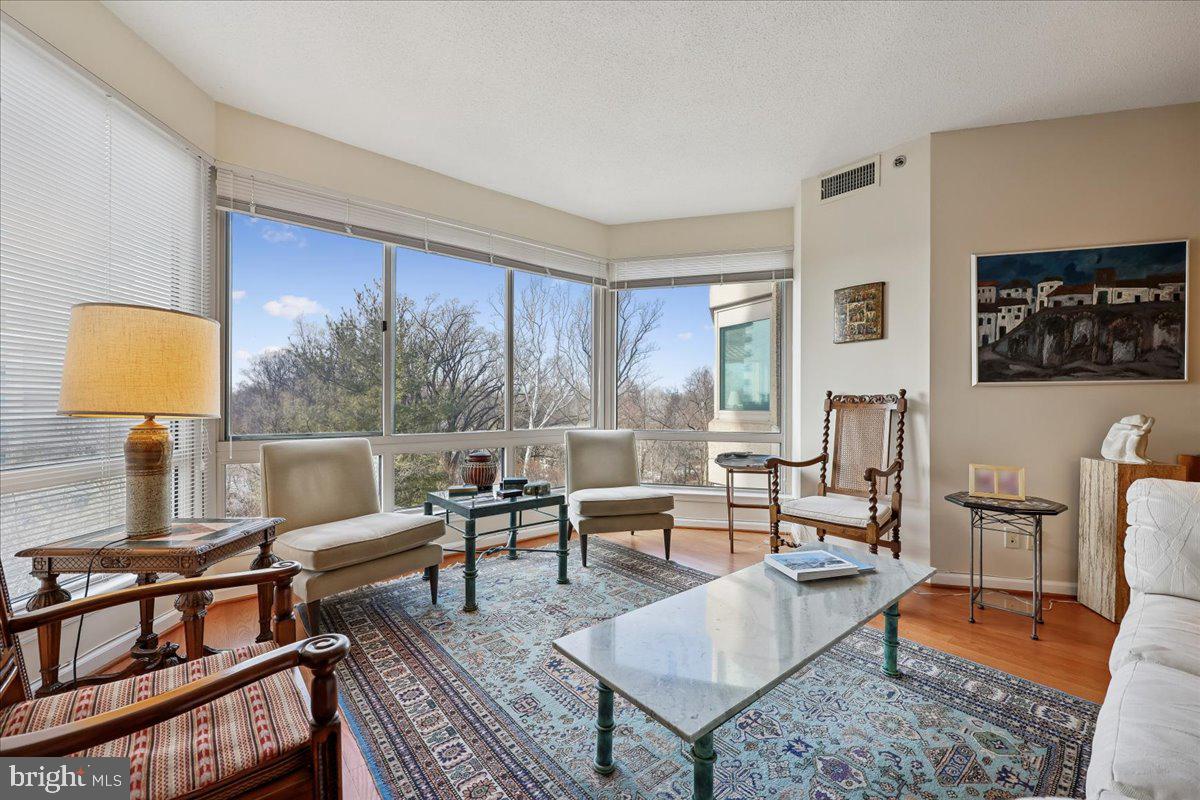 SOMERSET HOUSE - Residential