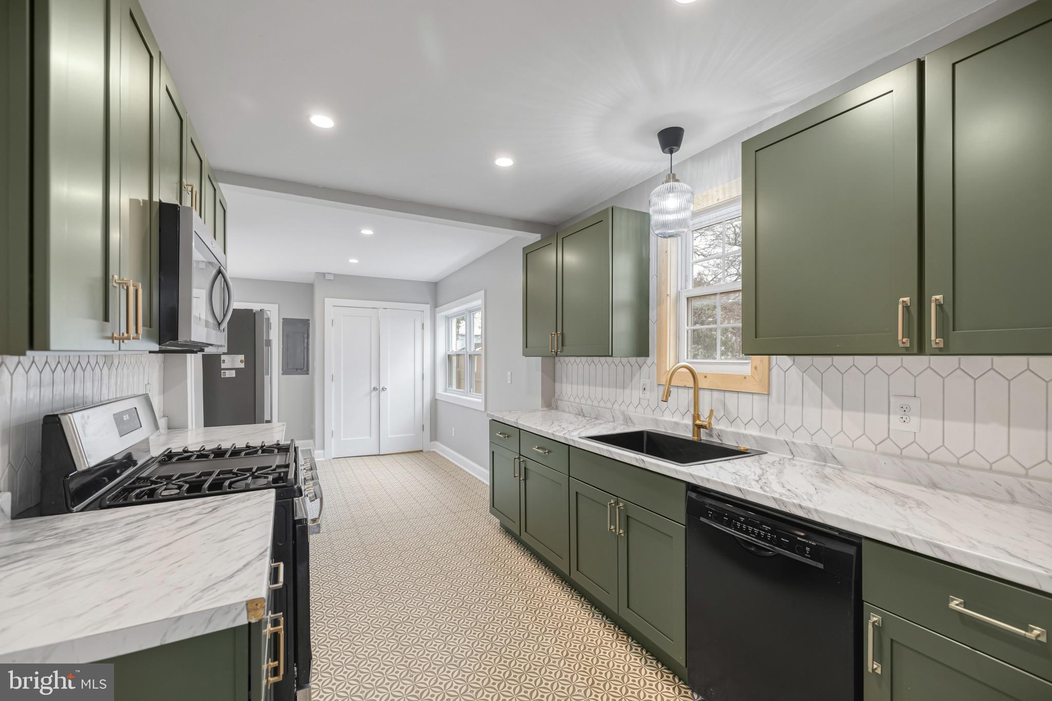 EDMONSTON - Residential Lease