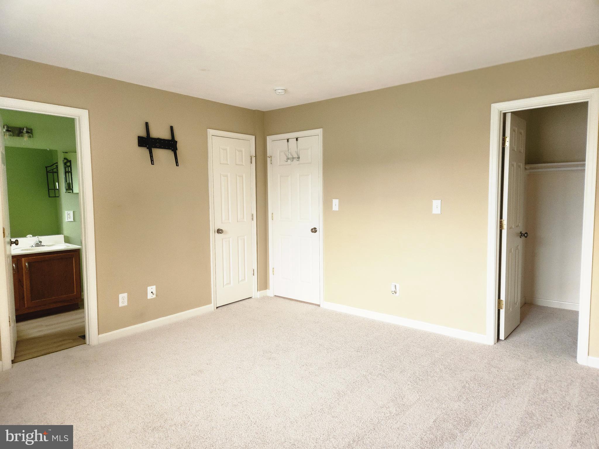 LAKECREST - Residential Lease