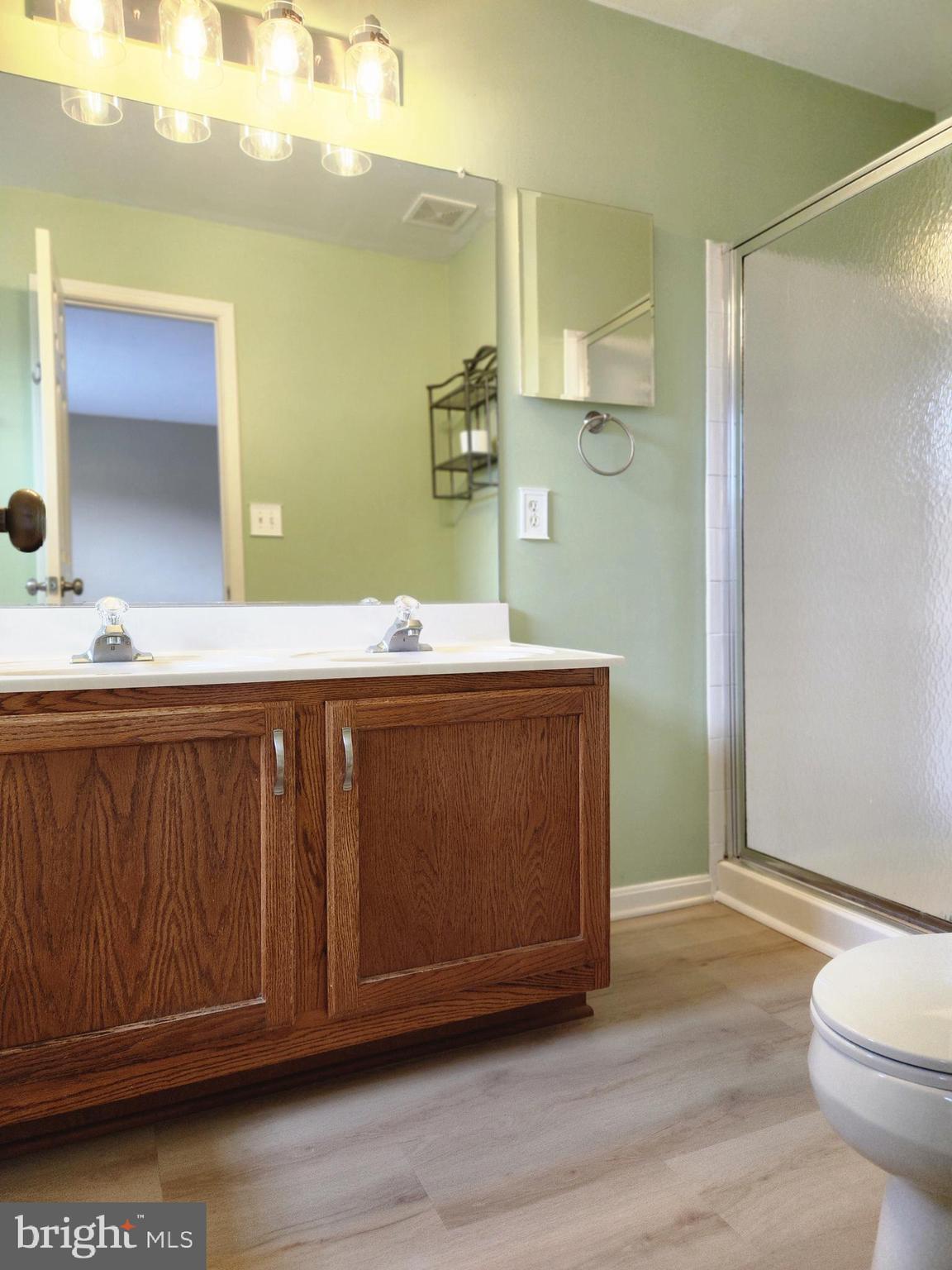 LAKECREST - Residential Lease