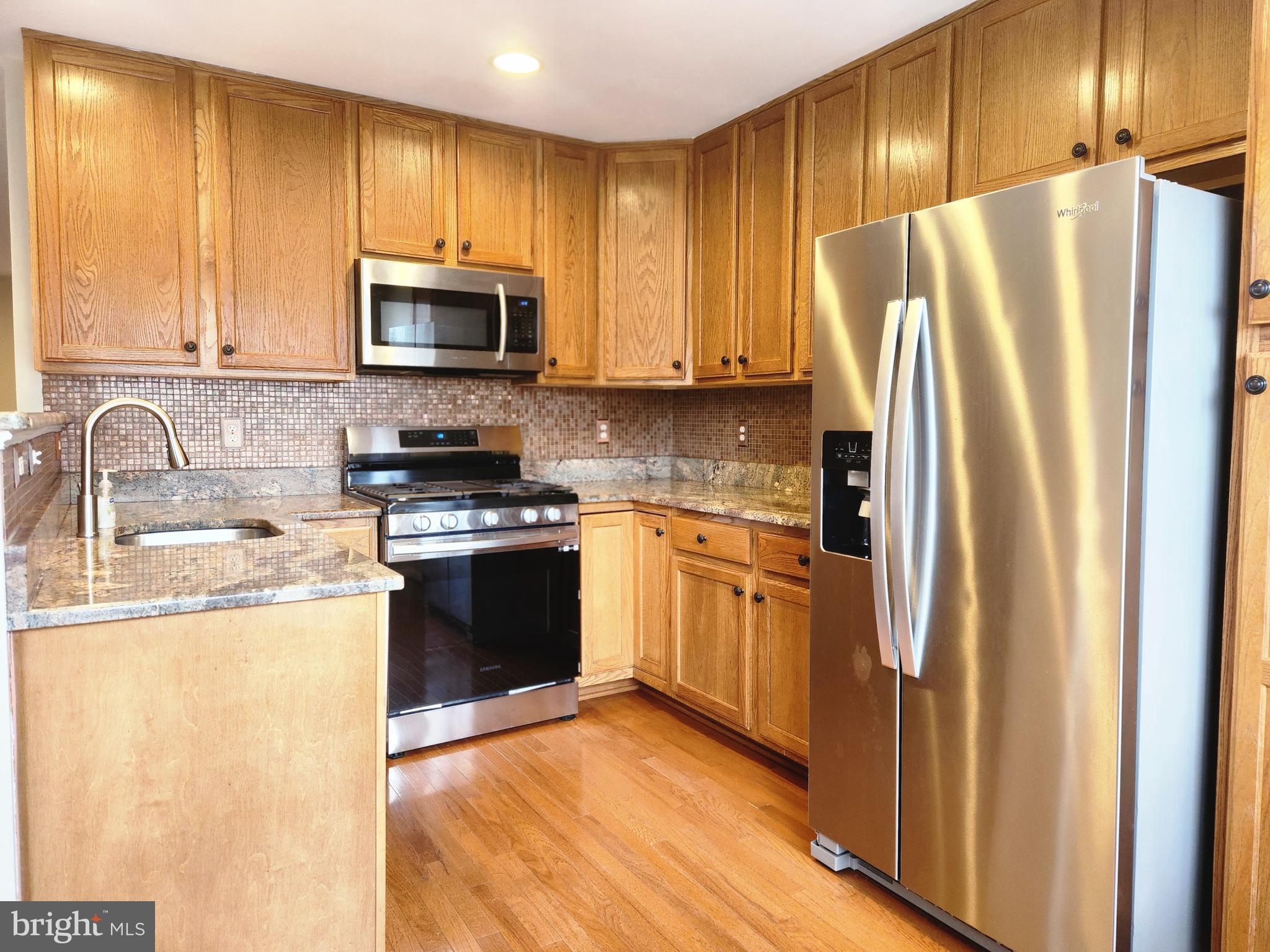 LAKECREST - Residential Lease