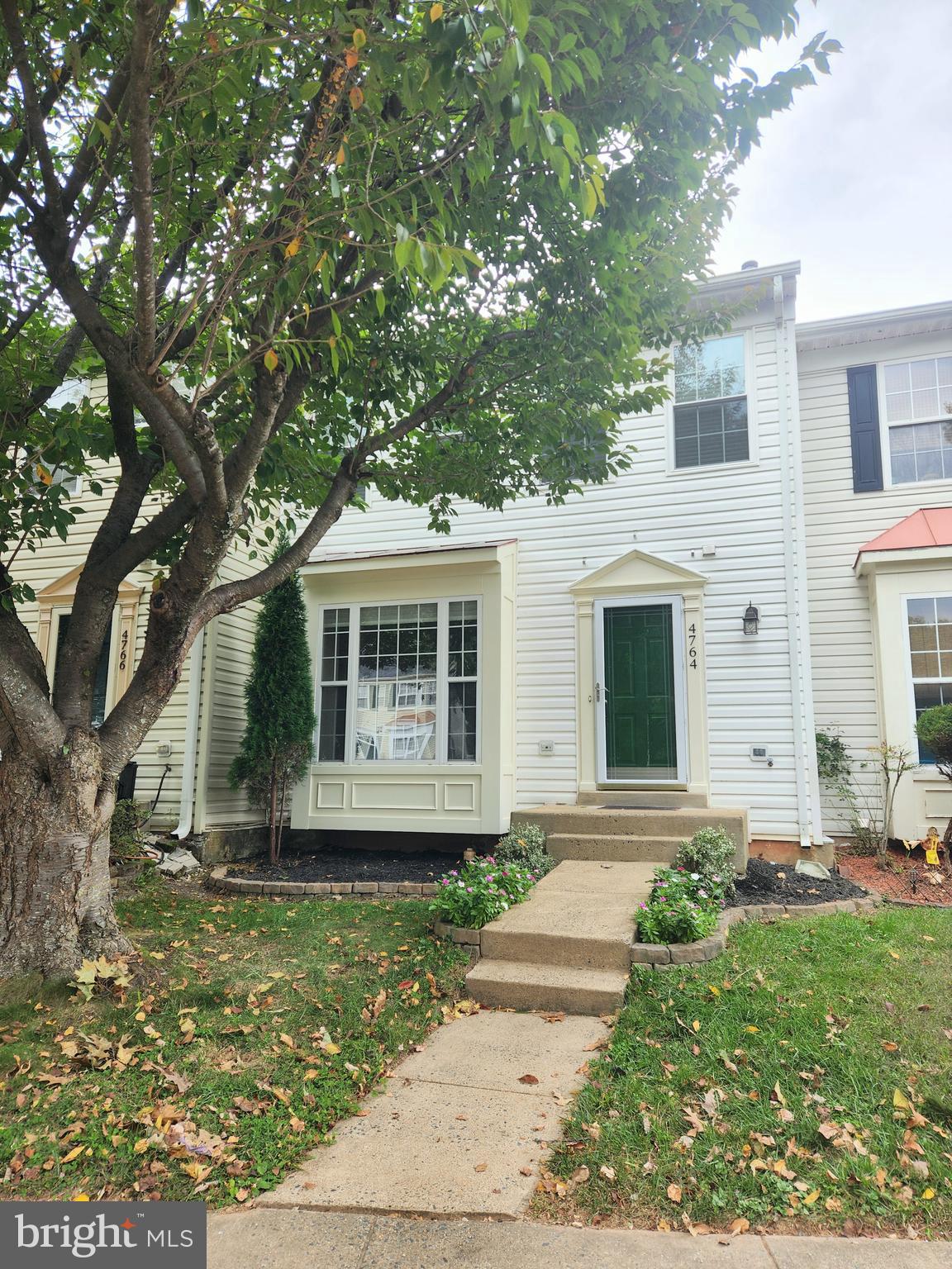 LAKECREST - Residential Lease