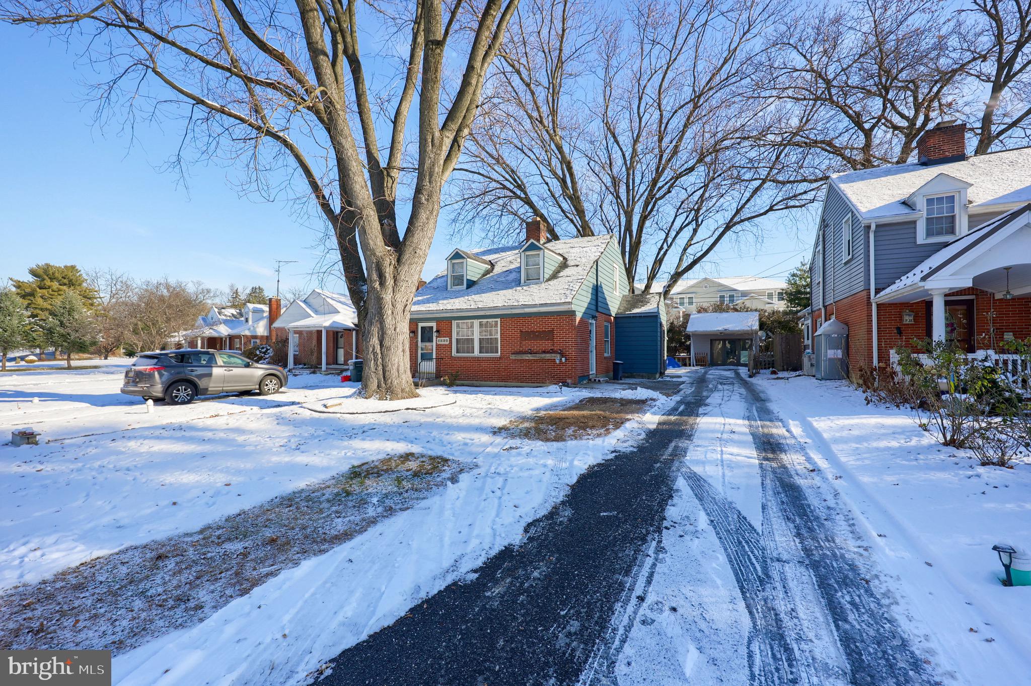 1439 GLEN MOORE CIRCLE