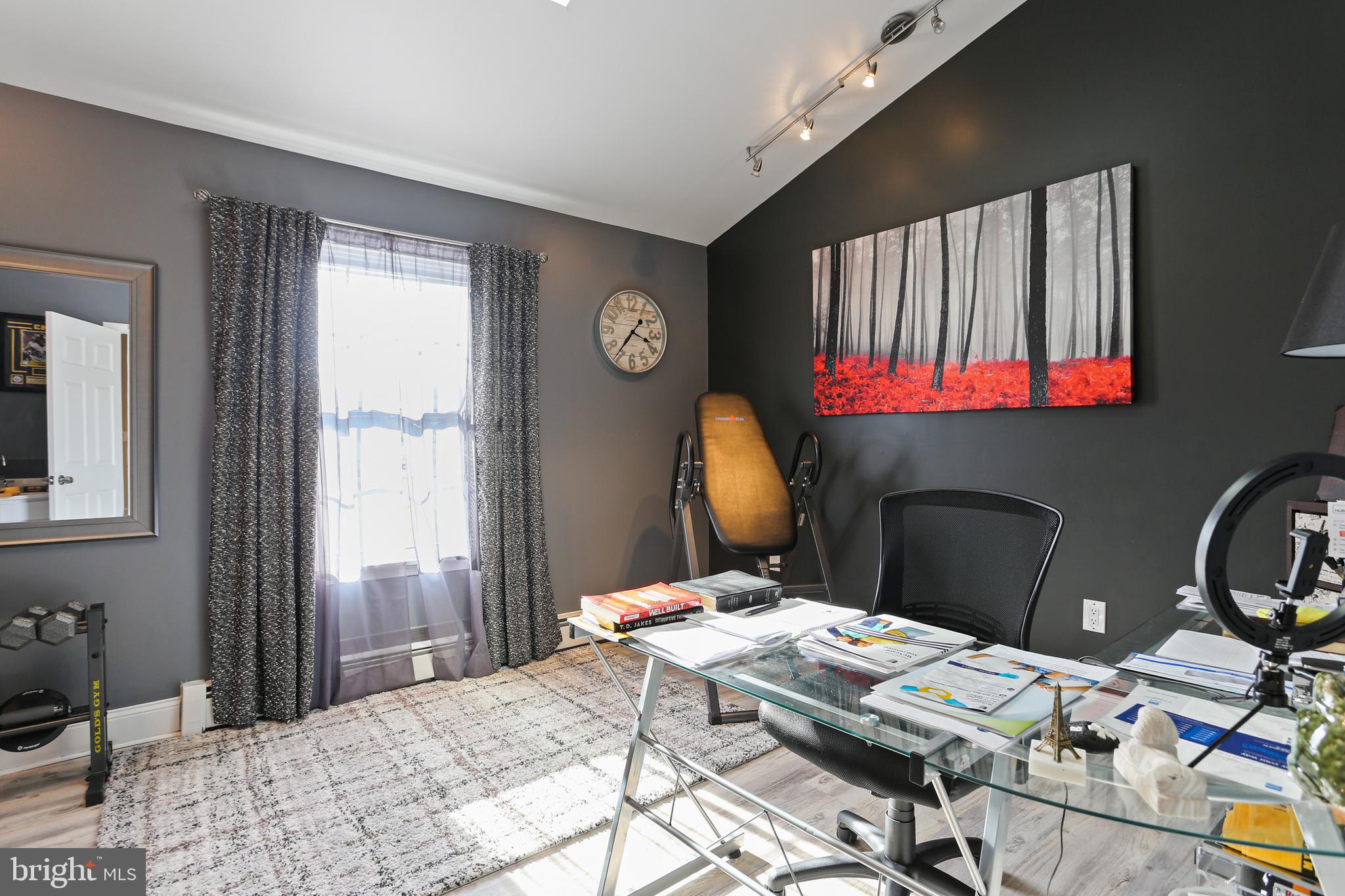 HARRIS HEIGHTS - Residential