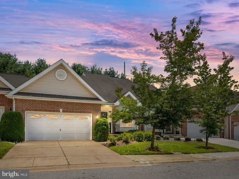 Photo of 121 Croom Mills Drive, HOCKESSIN, DE 19707 (MLS # DENC2086042)