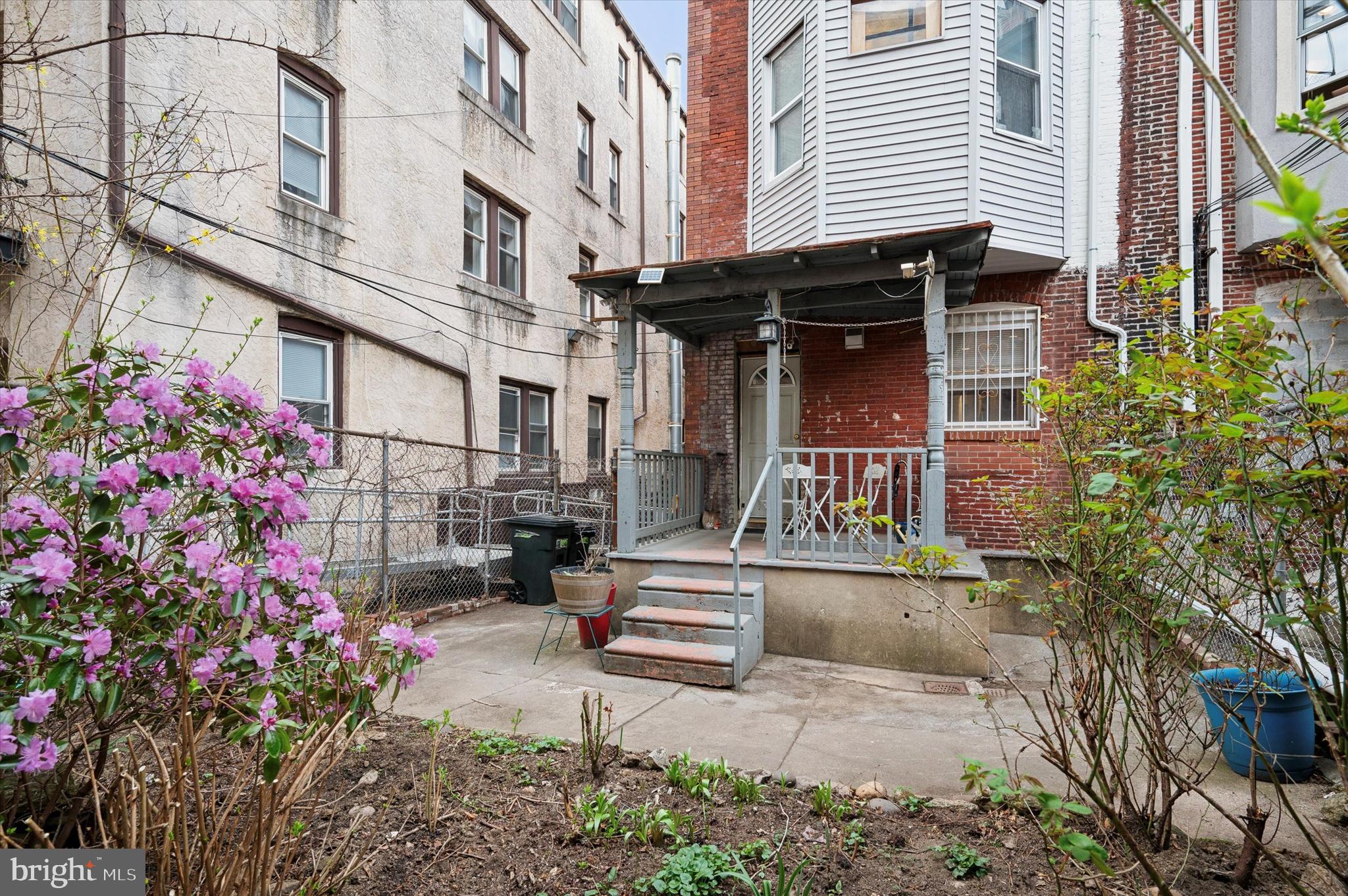 UNIVERSITY CITY - Residential
