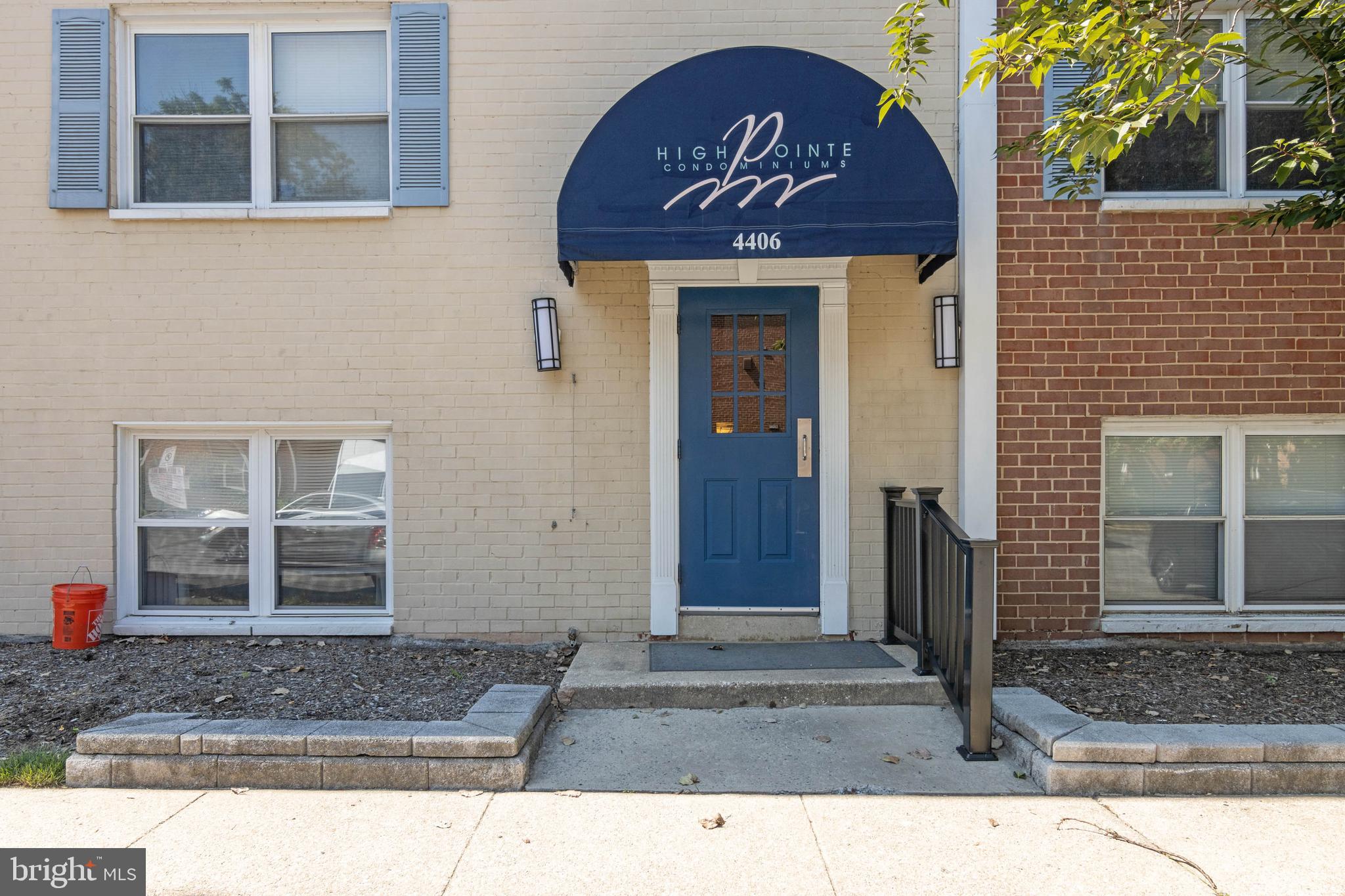 MEDFIELD - Residential Lease