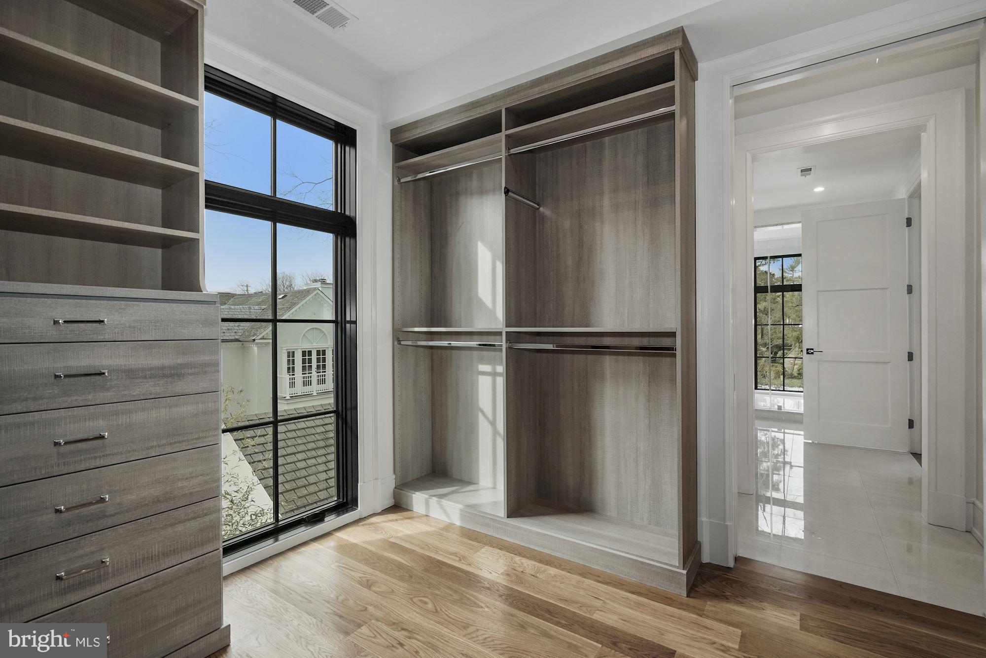 WESLEY HEIGHTS - Residential