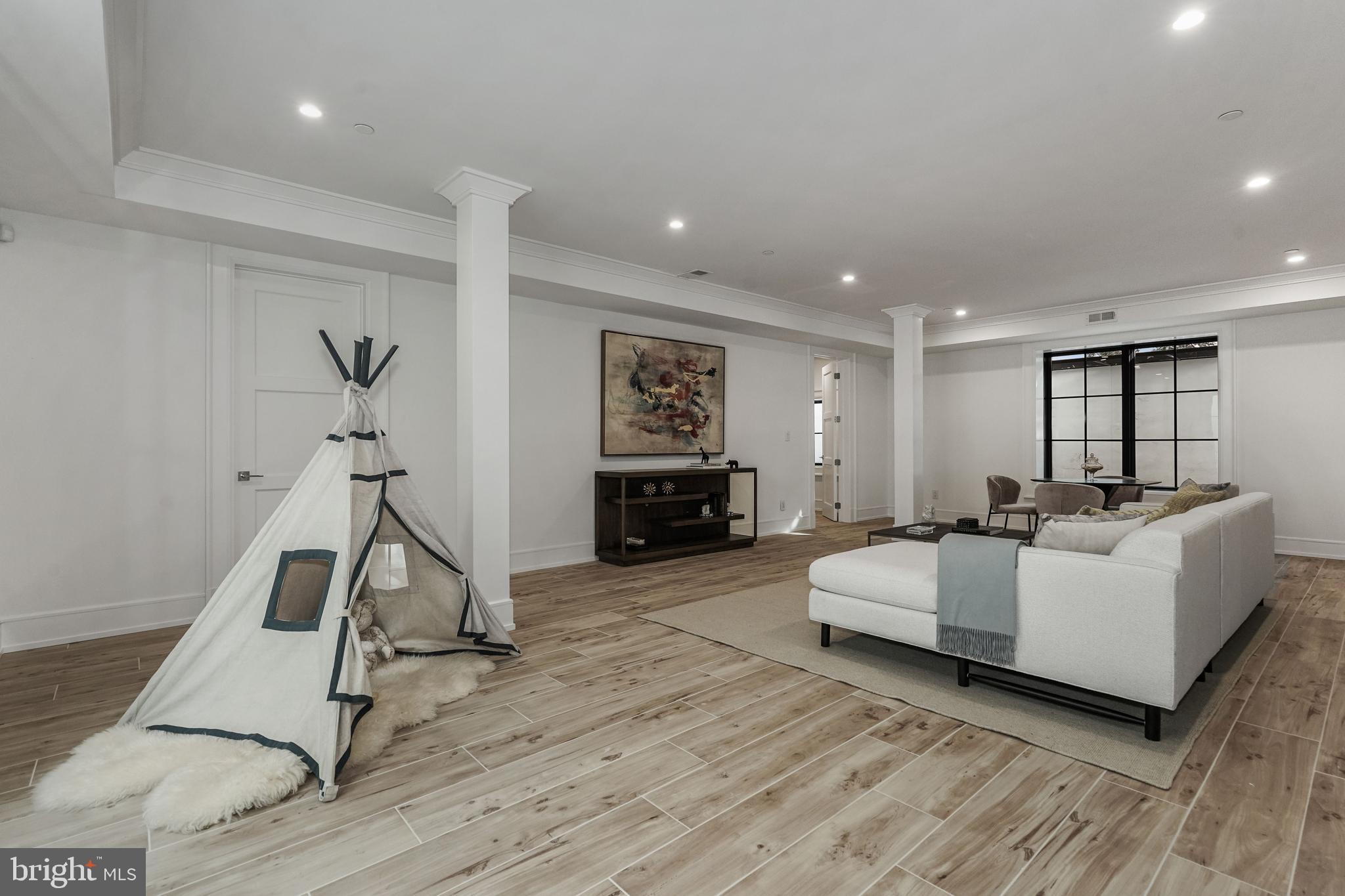 WESLEY HEIGHTS - Residential