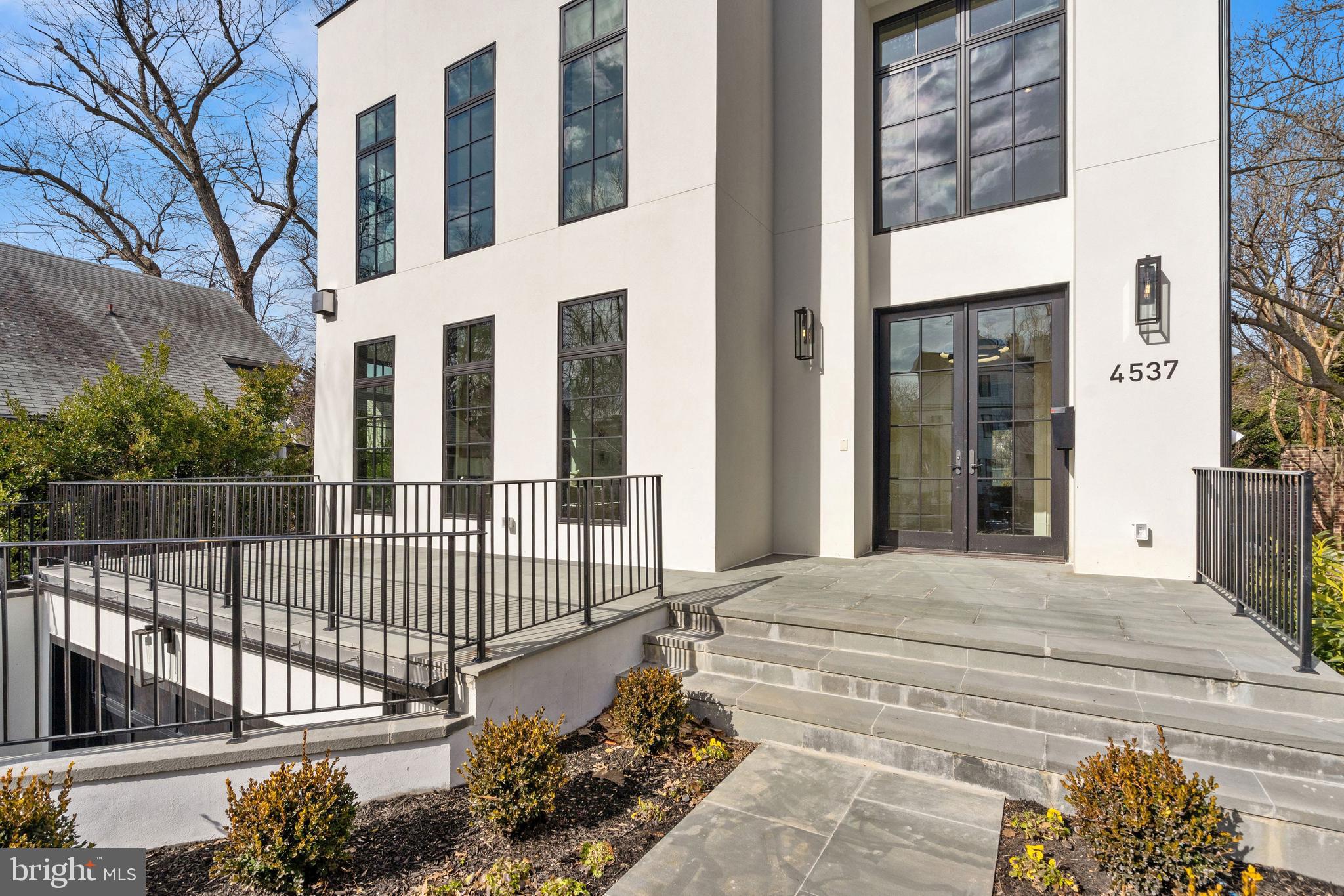 WESLEY HEIGHTS - Residential