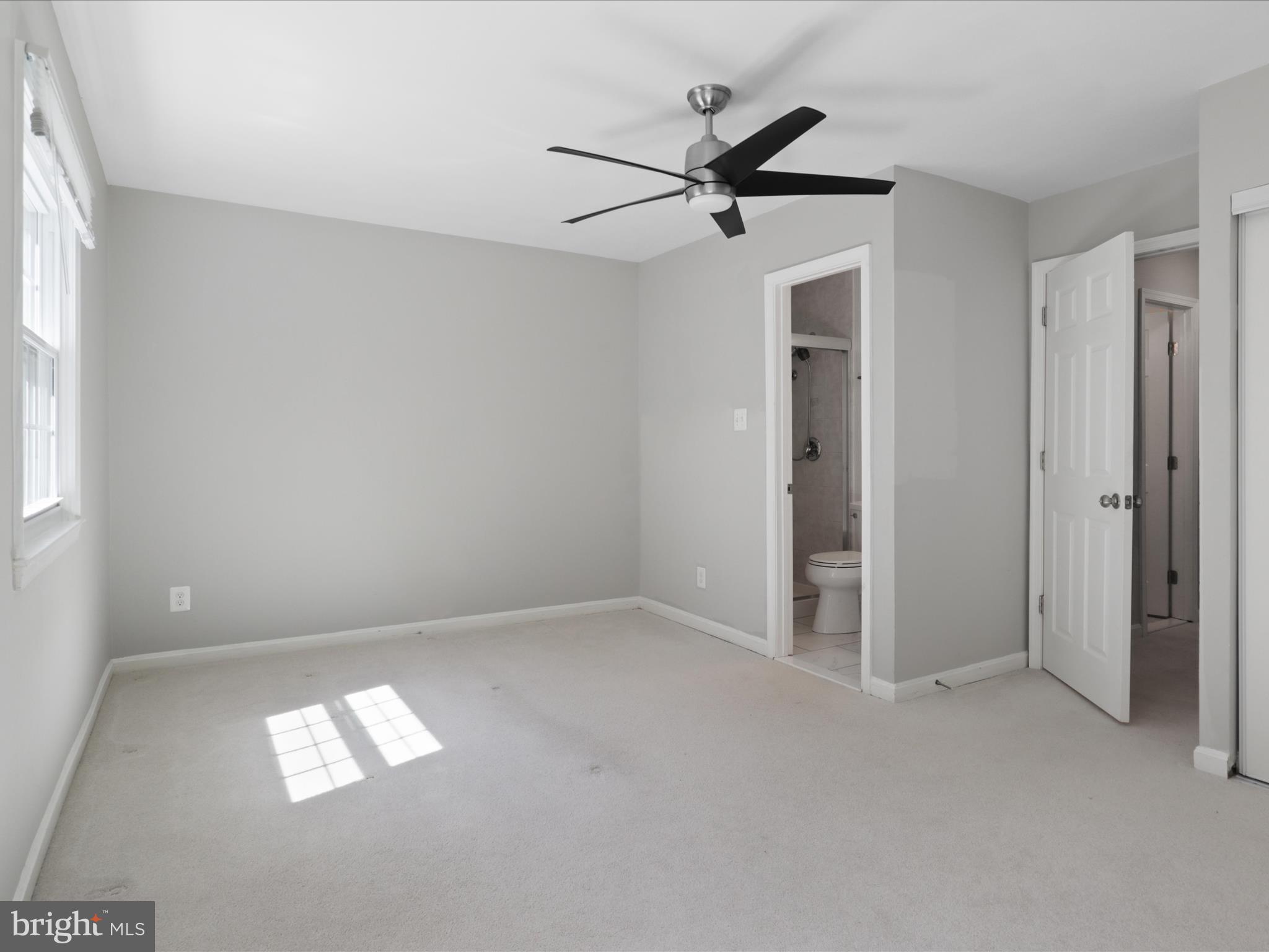 LONDON TOWNE - Residential Lease