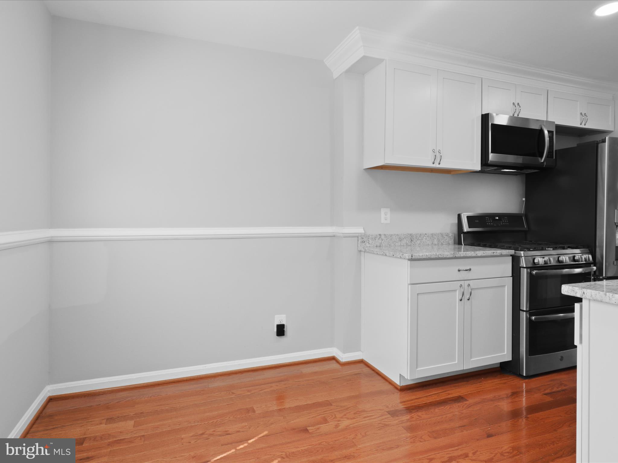 LONDON TOWNE - Residential Lease