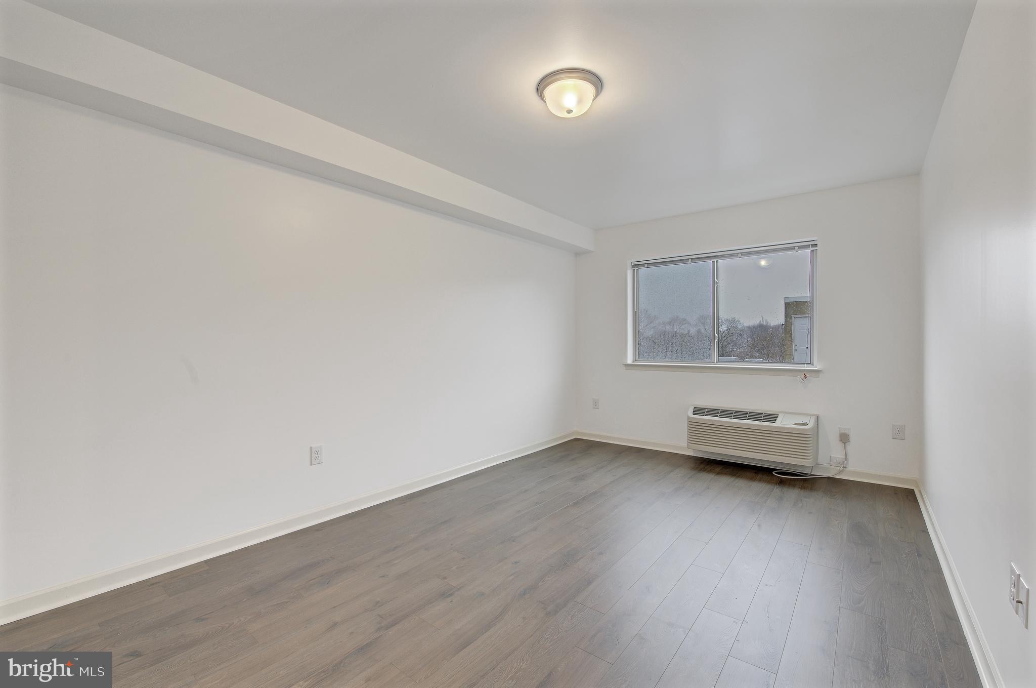 ROXBOROUGH - Residential Lease