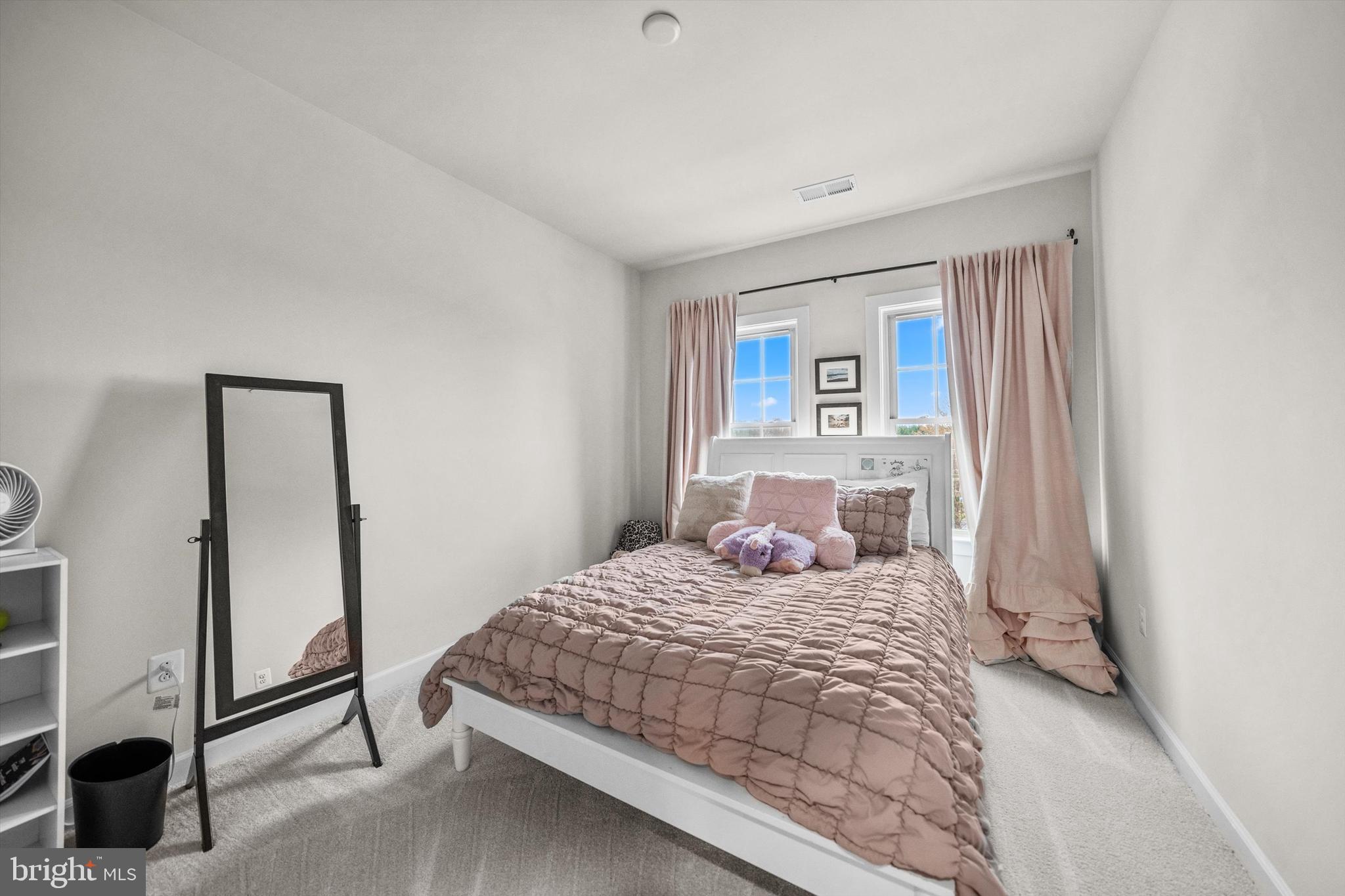 MANOR OAKS - Residential