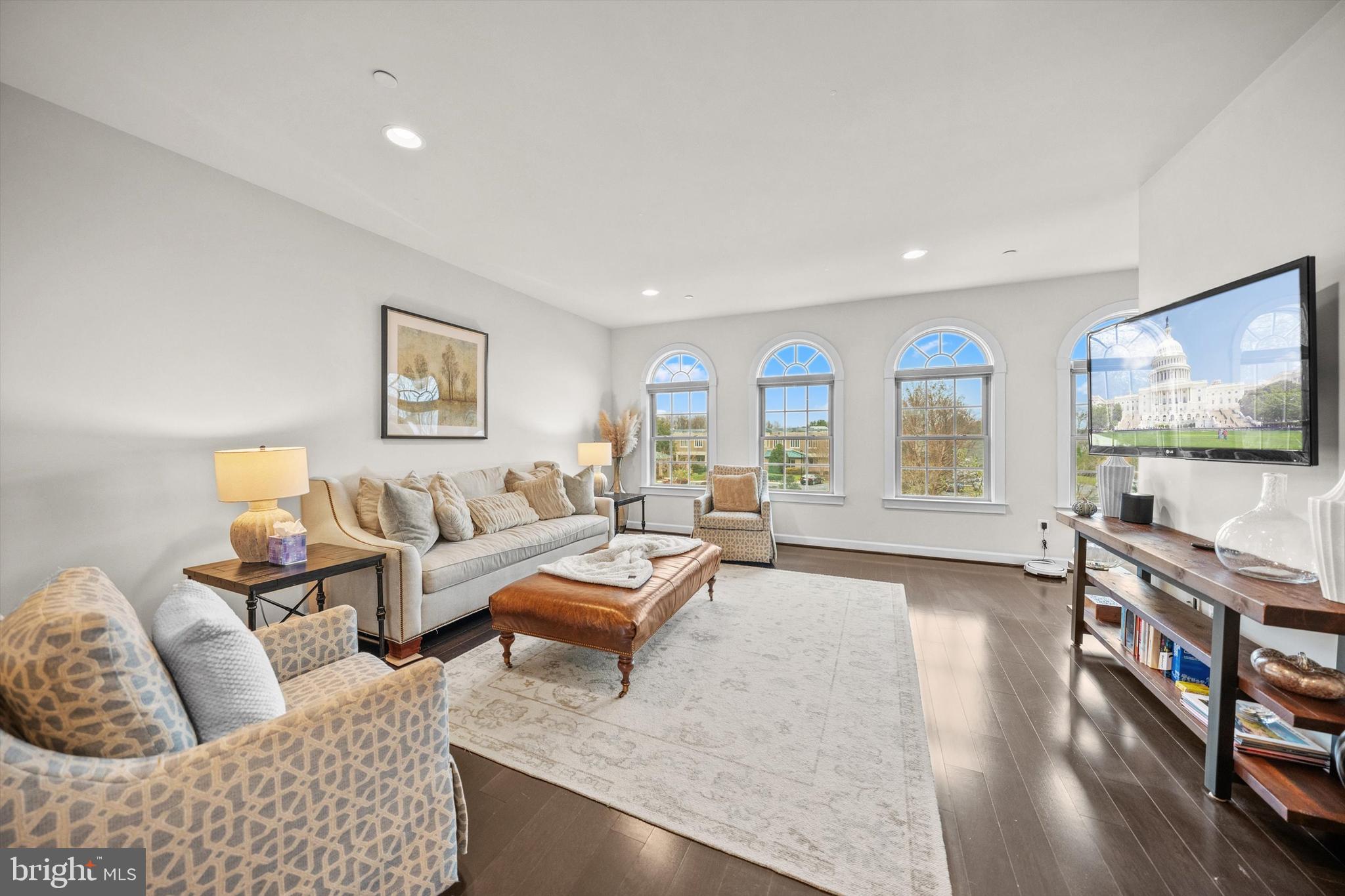 MANOR OAKS - Residential