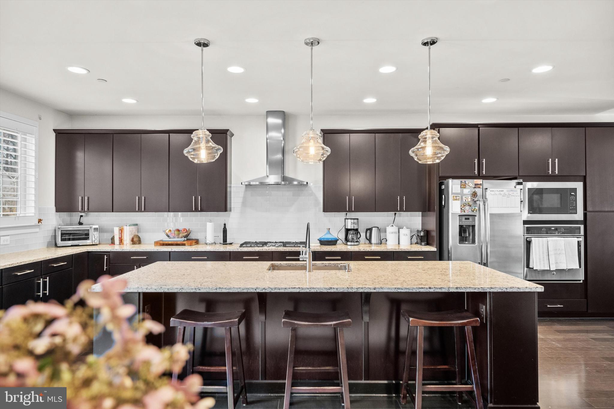 MANOR OAKS - Residential