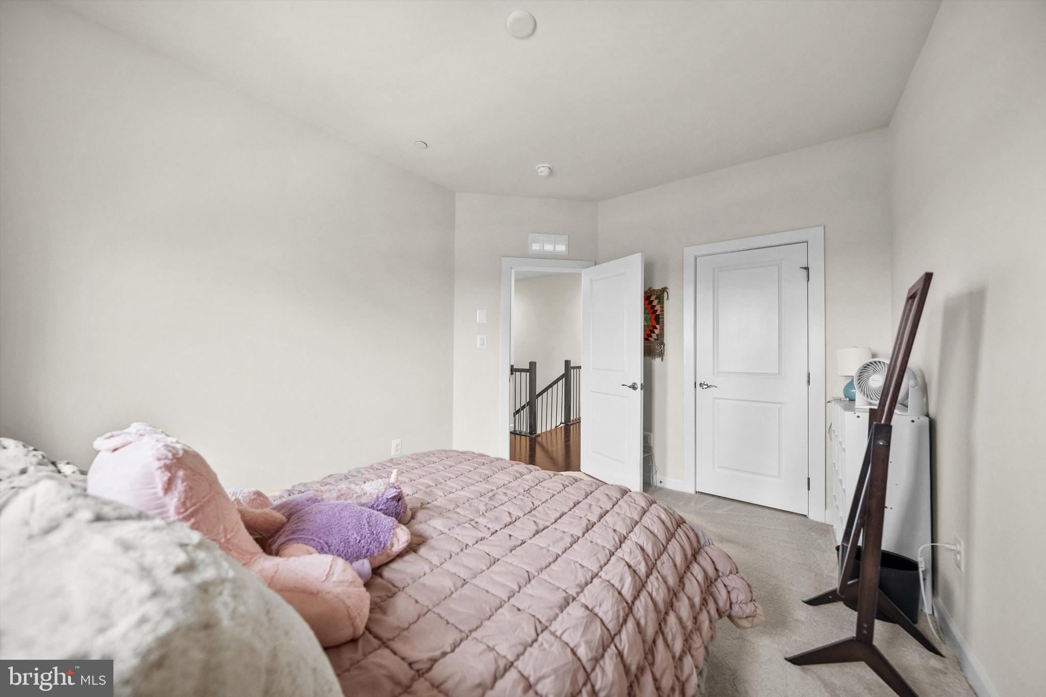 MANOR OAKS - Residential