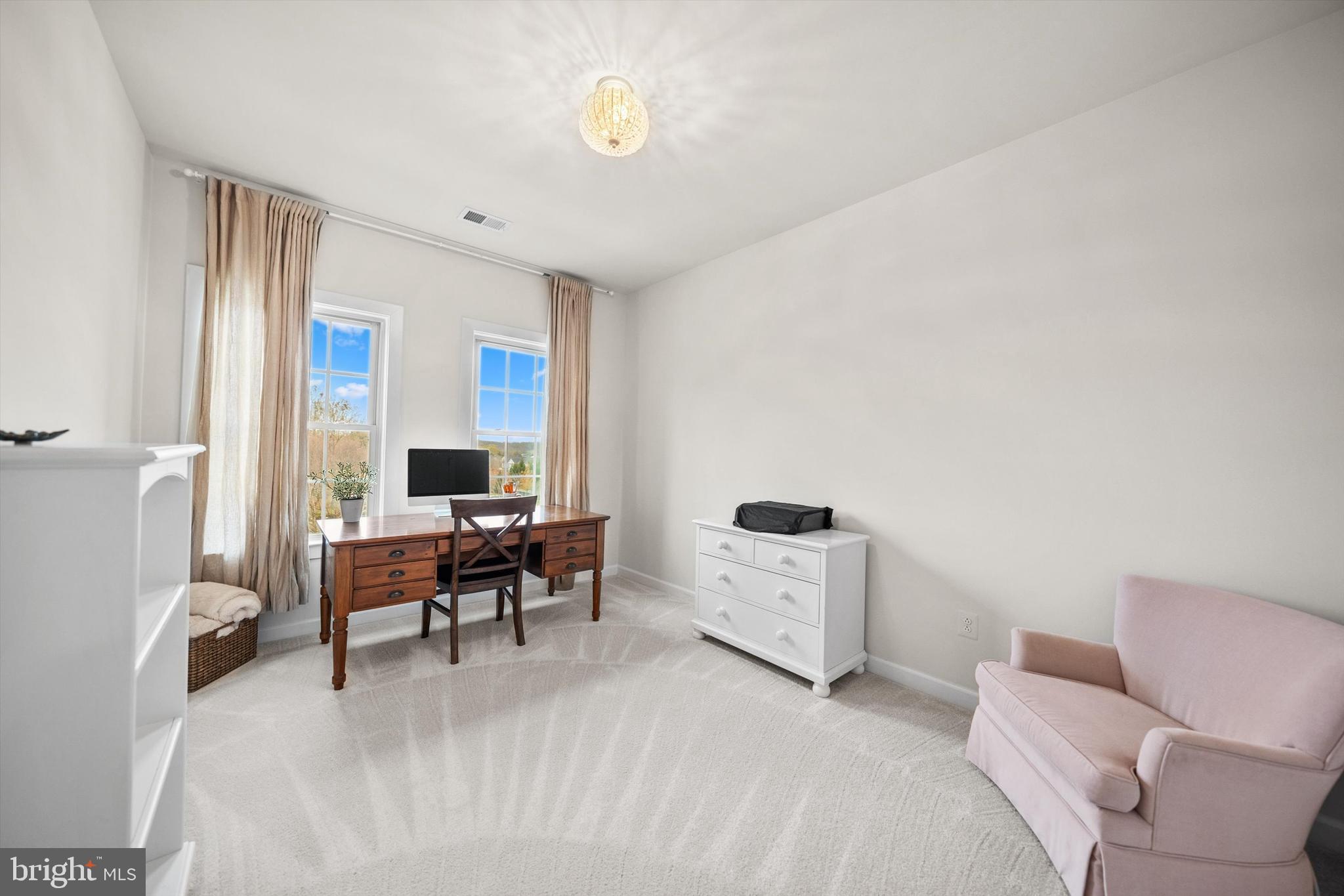 MANOR OAKS - Residential