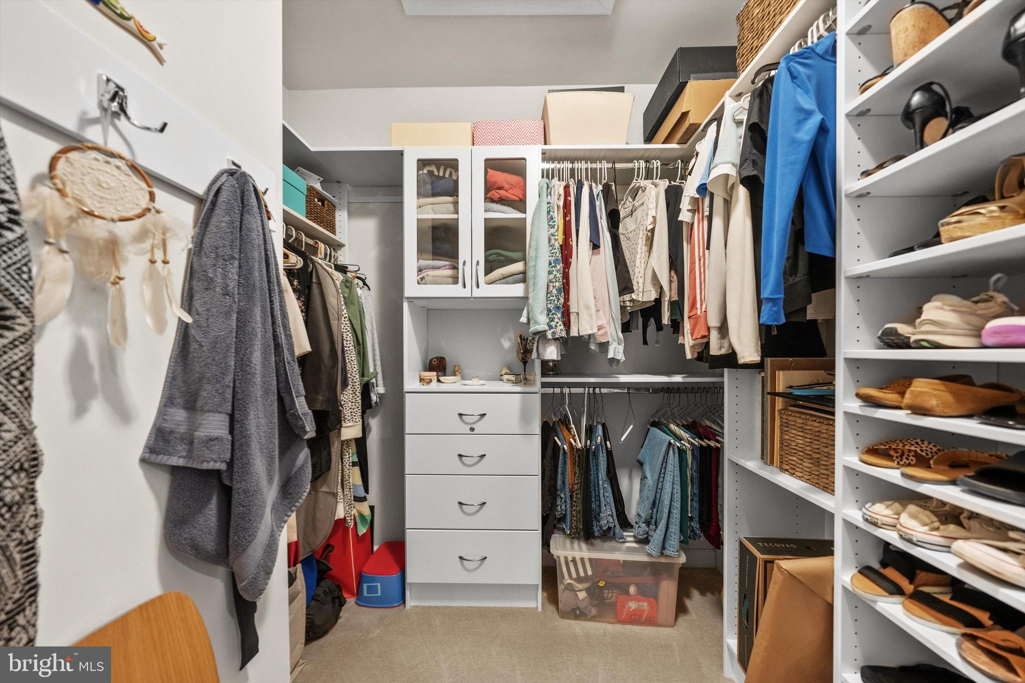 MANOR OAKS - Residential