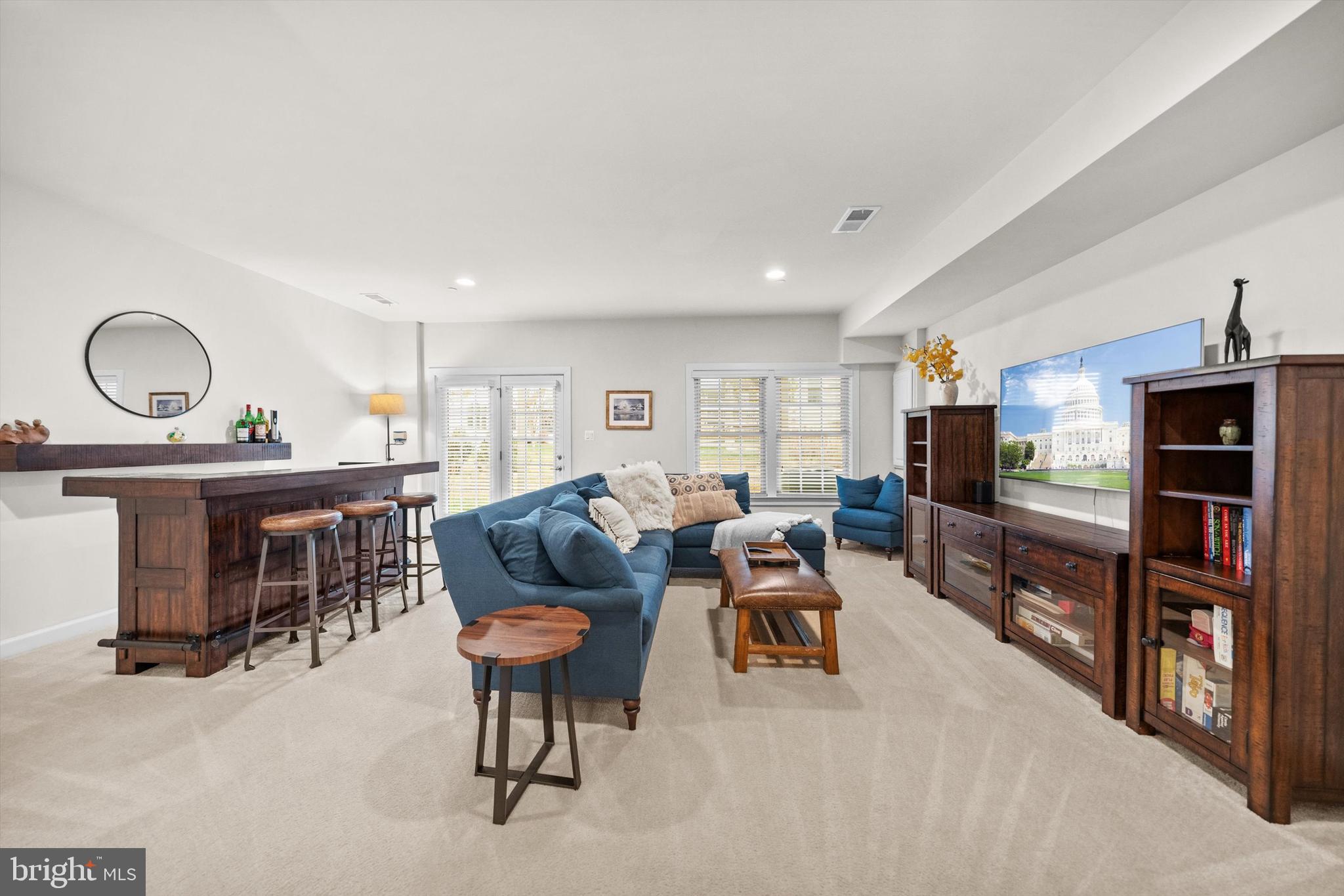 MANOR OAKS - Residential