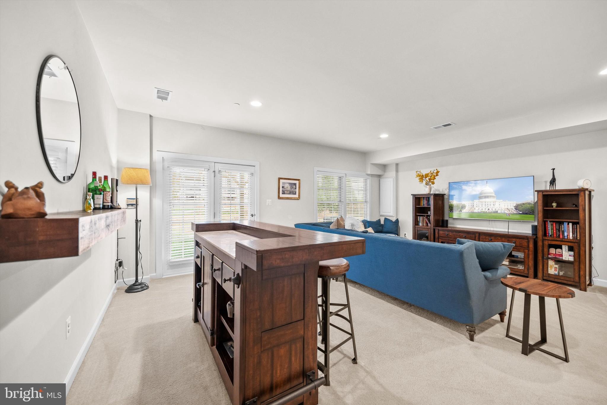 MANOR OAKS - Residential