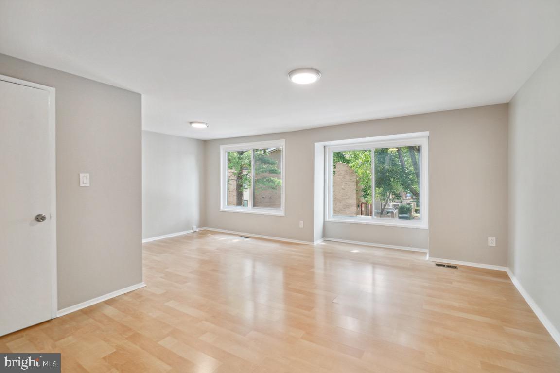 NATHANS HILL - Residential