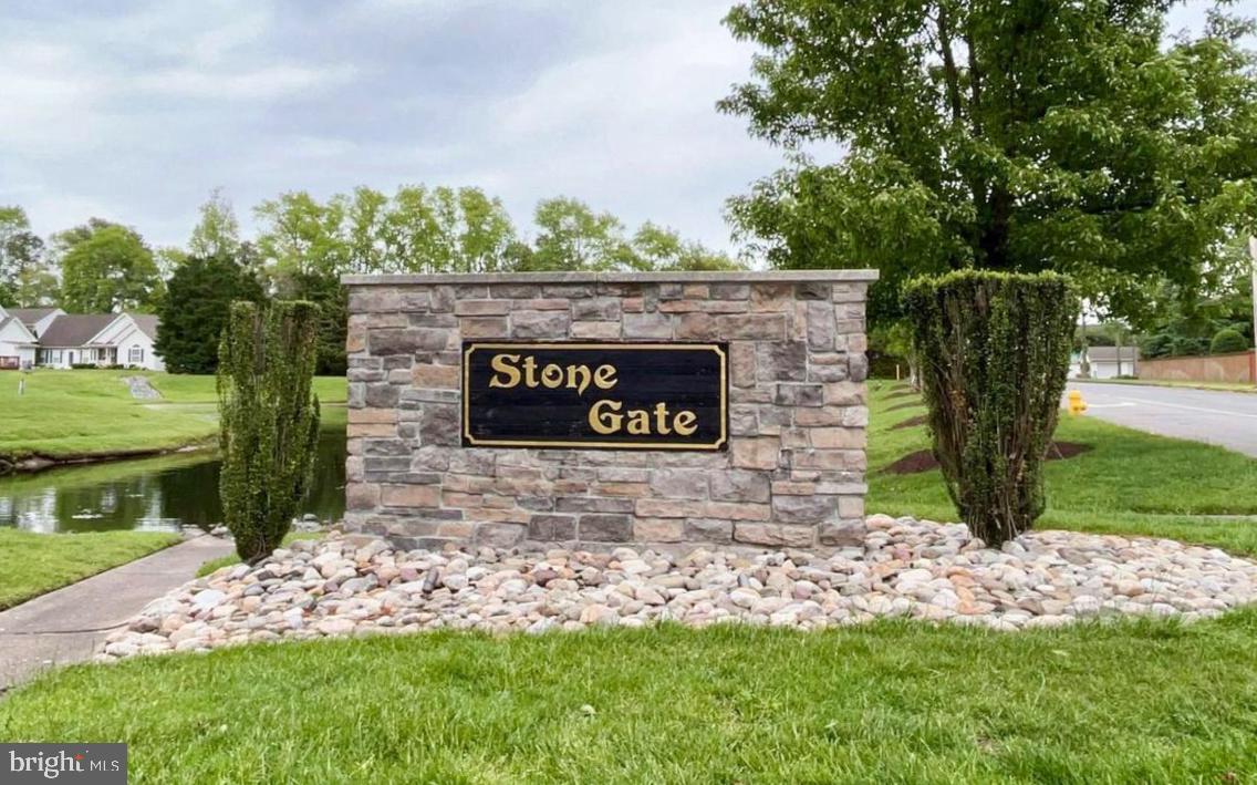 STONE GATE - Residential