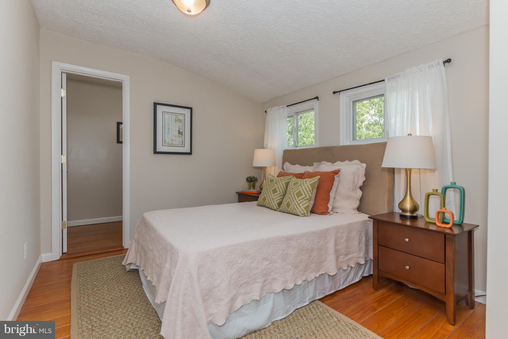 MT RAINIER- RHODE ISL AV - Residential