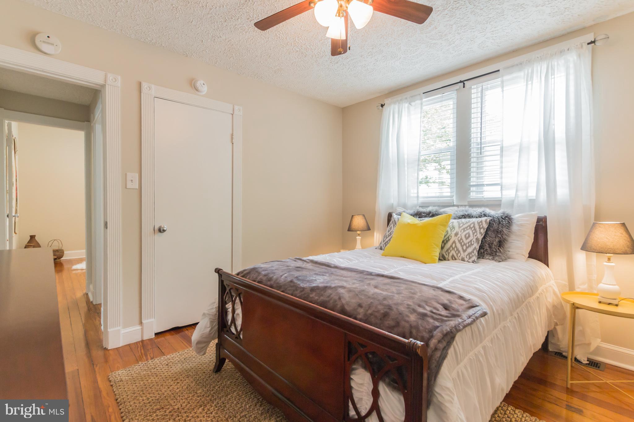 MT RAINIER- RHODE ISL AV - Residential