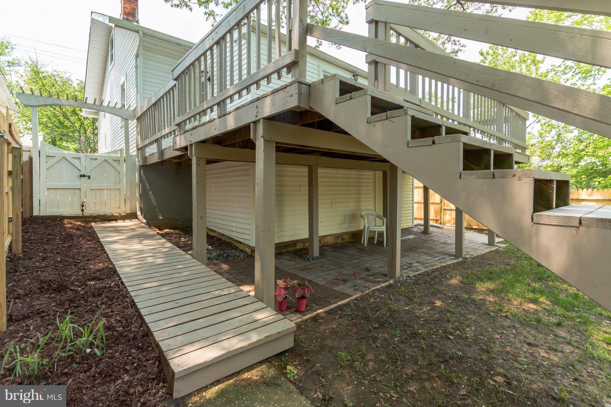 MT RAINIER- RHODE ISL AV - Residential