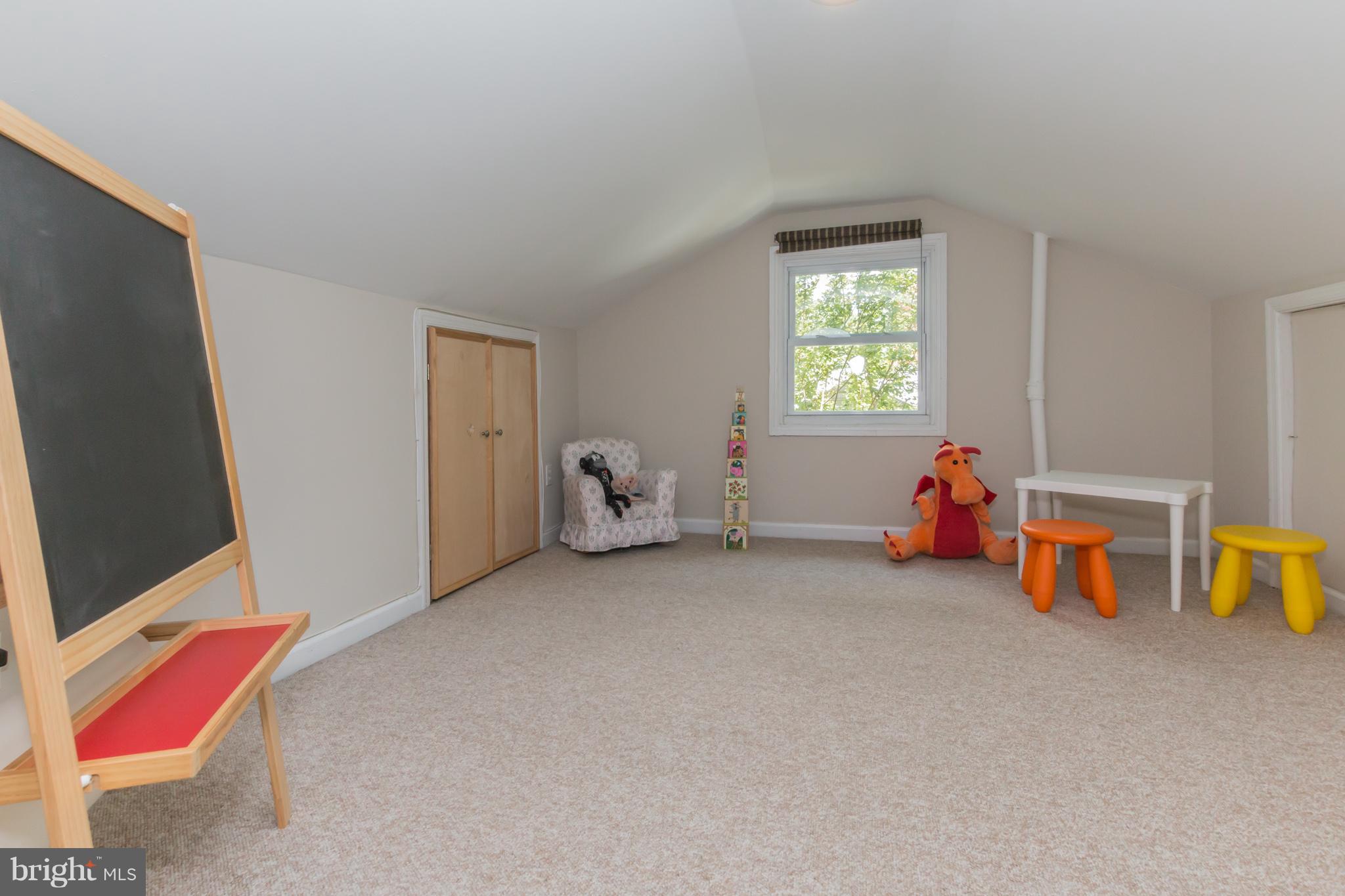 MT RAINIER- RHODE ISL AV - Residential