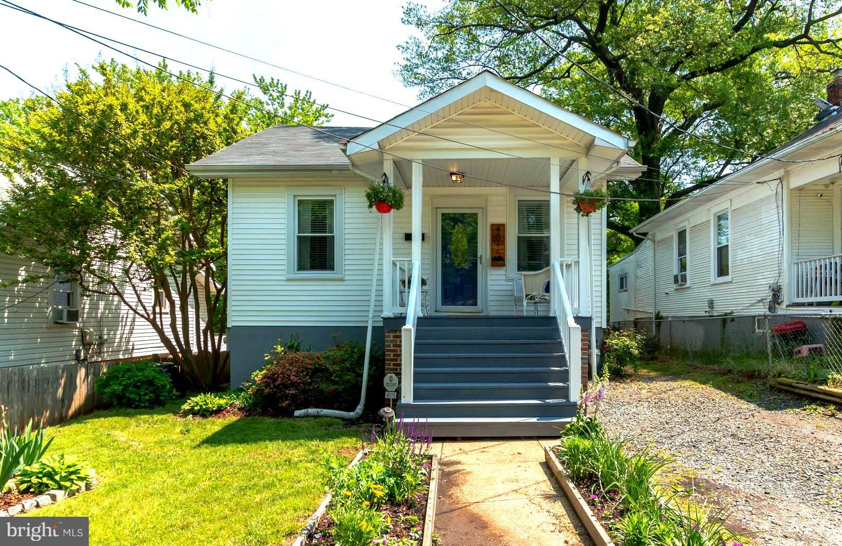 MT RAINIER- RHODE ISL AV - Residential