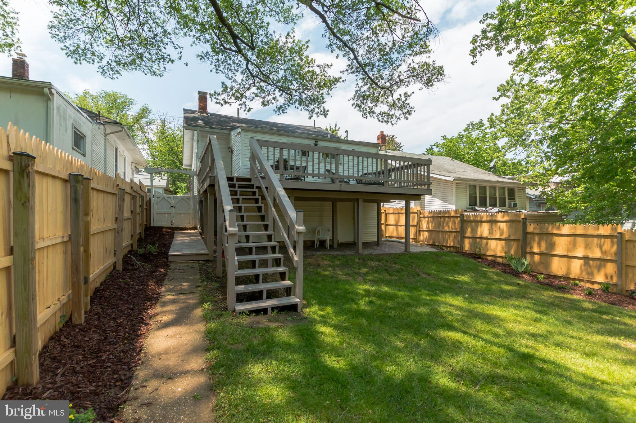 MT RAINIER- RHODE ISL AV - Residential