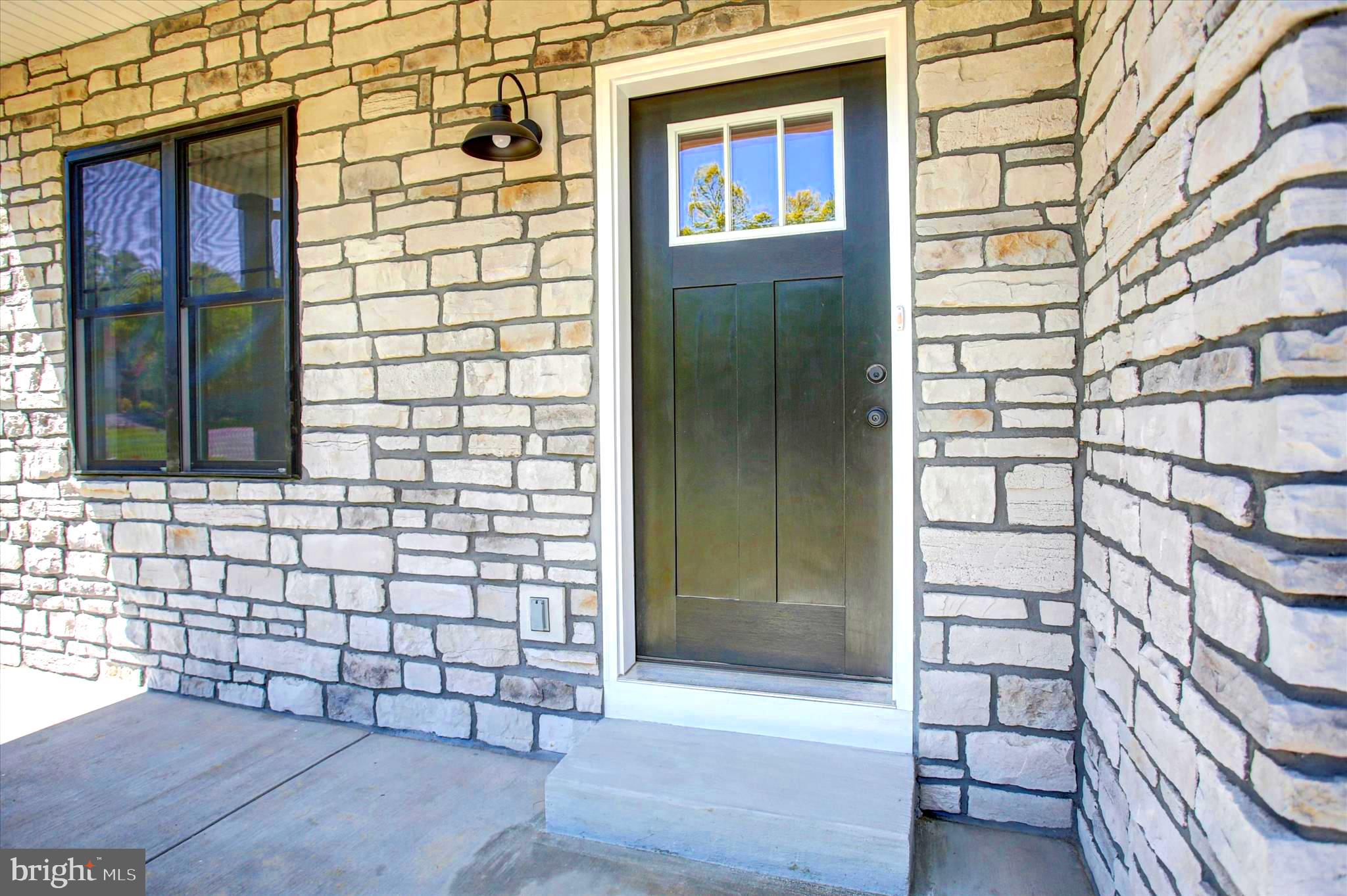 695 KARVOIS COURT