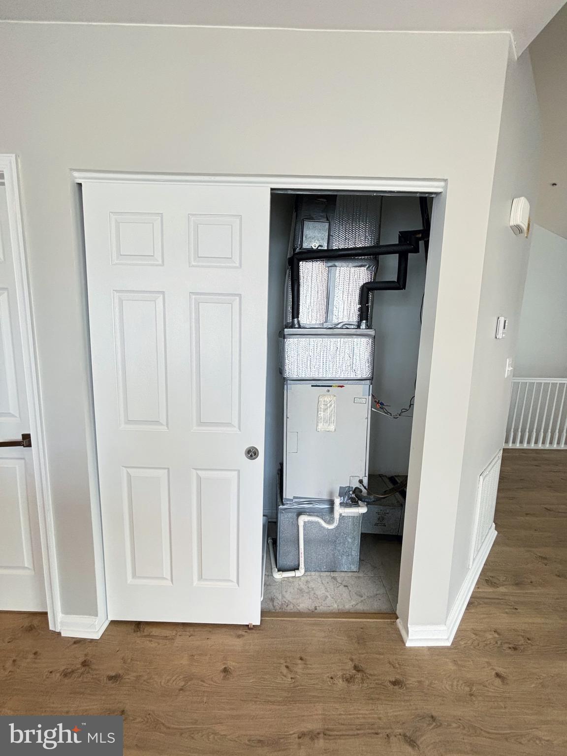 LAKESIDE AT SOUTH RIDING - Residential Lease