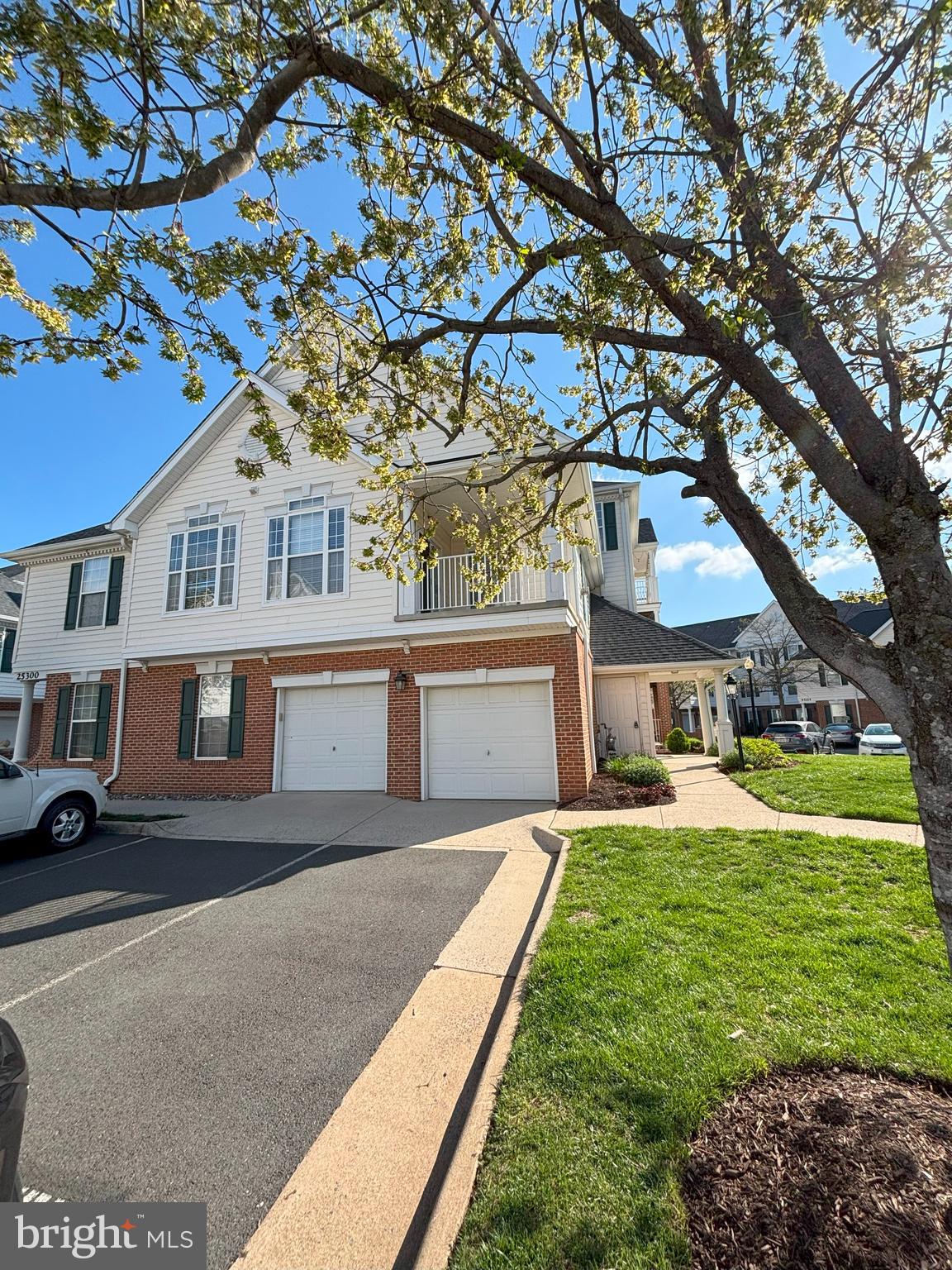 LAKESIDE AT SOUTH RIDING - Residential Lease