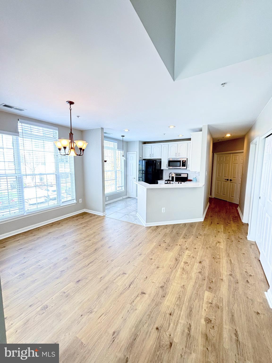 LAKESIDE AT SOUTH RIDING - Residential Lease