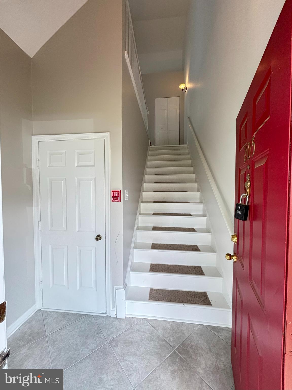 LAKESIDE AT SOUTH RIDING - Residential Lease