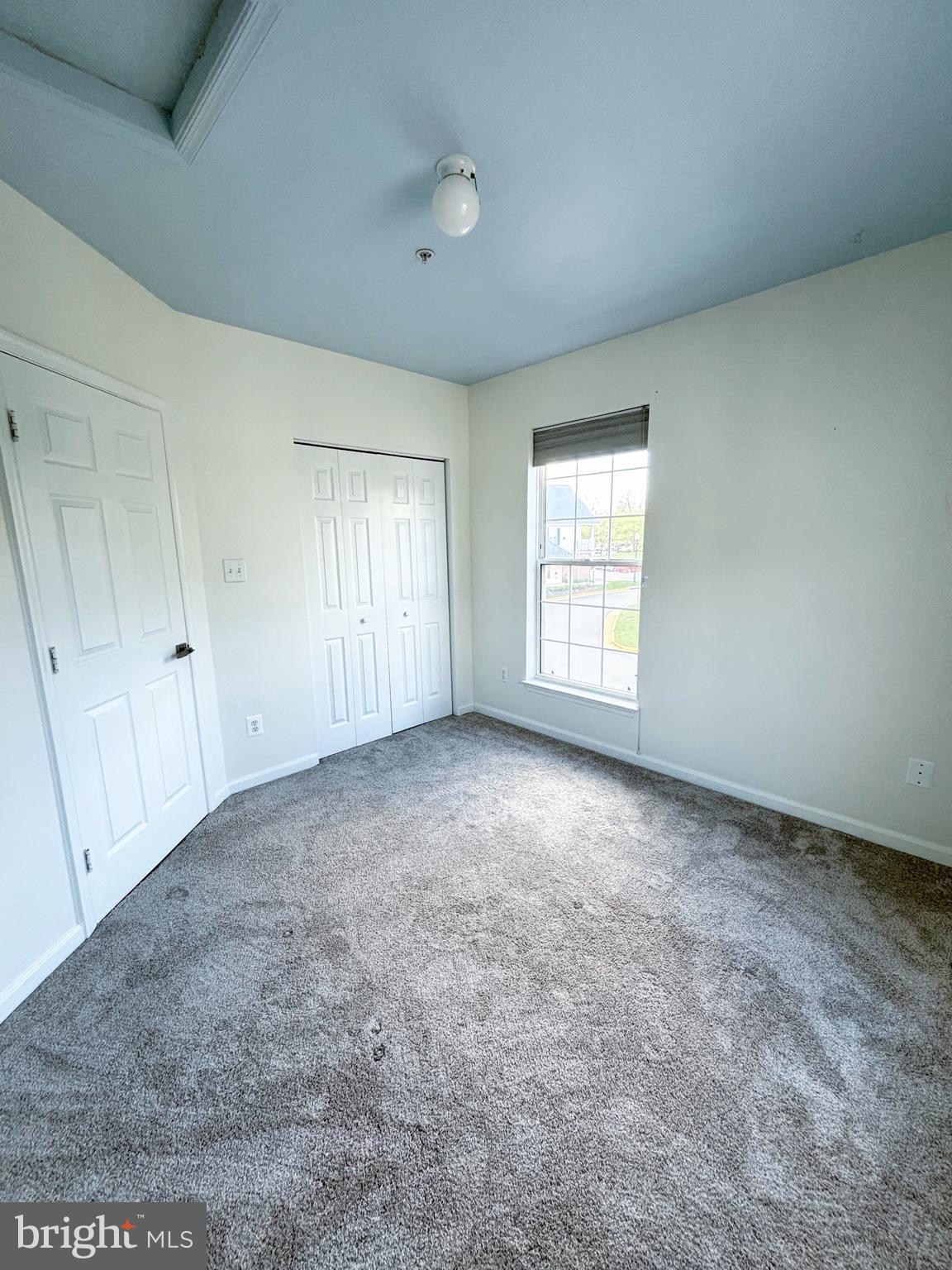 LAKESIDE AT SOUTH RIDING - Residential Lease