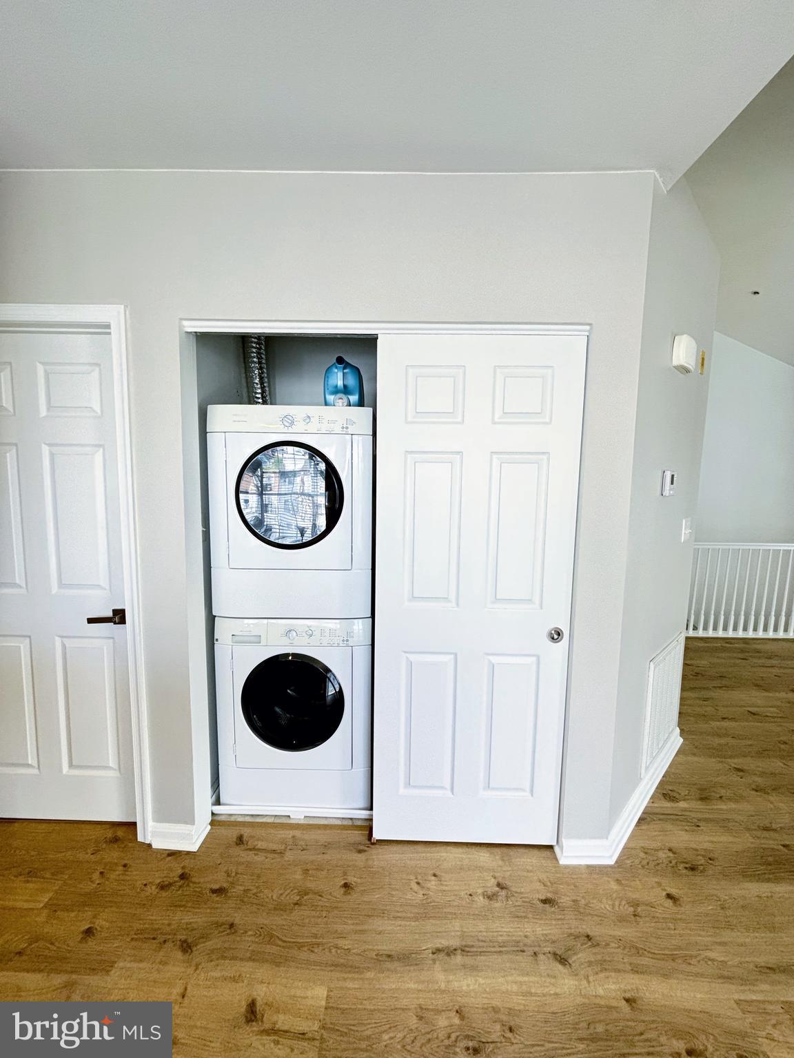 LAKESIDE AT SOUTH RIDING - Residential Lease