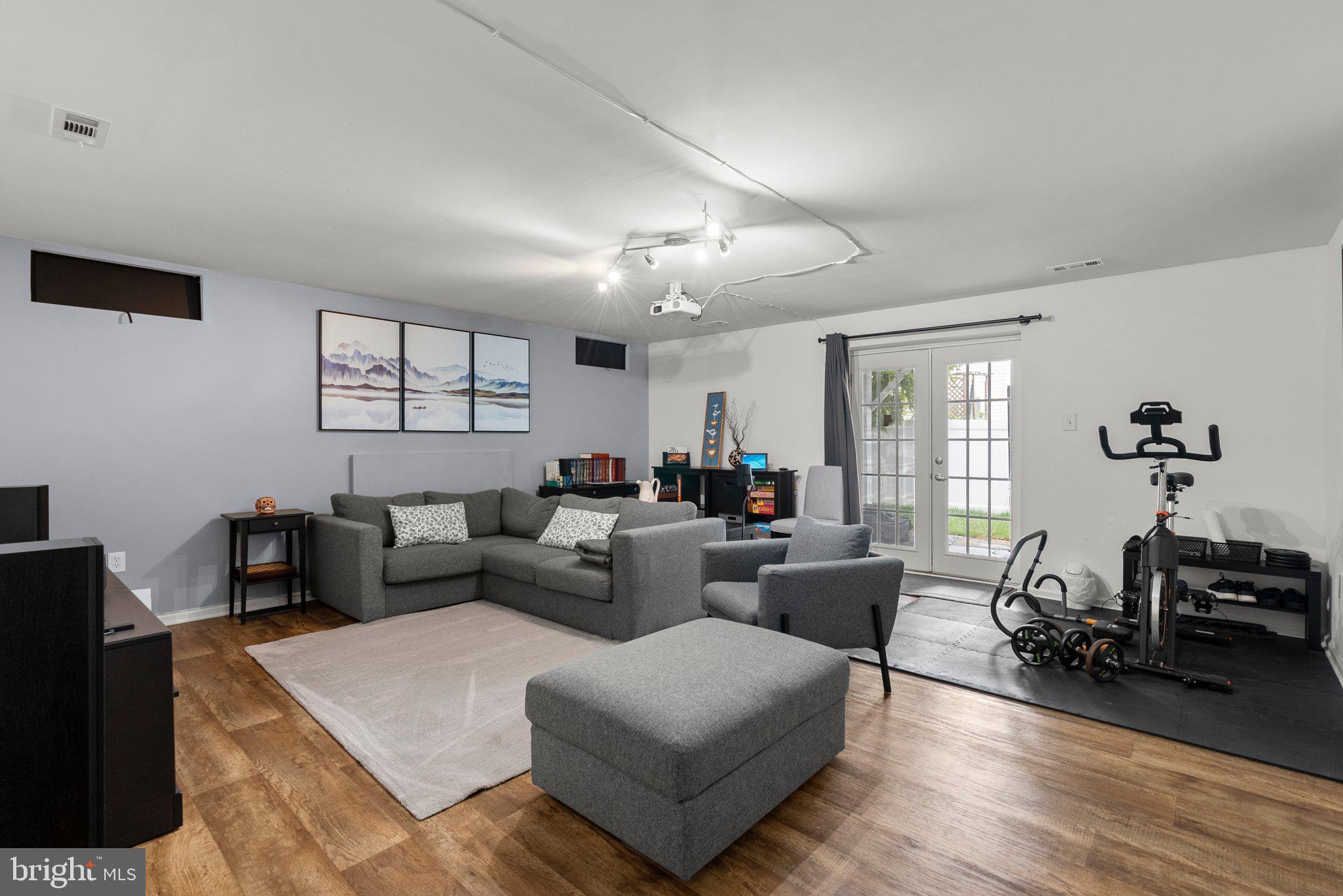 POTOMAC RIDGE - Residential